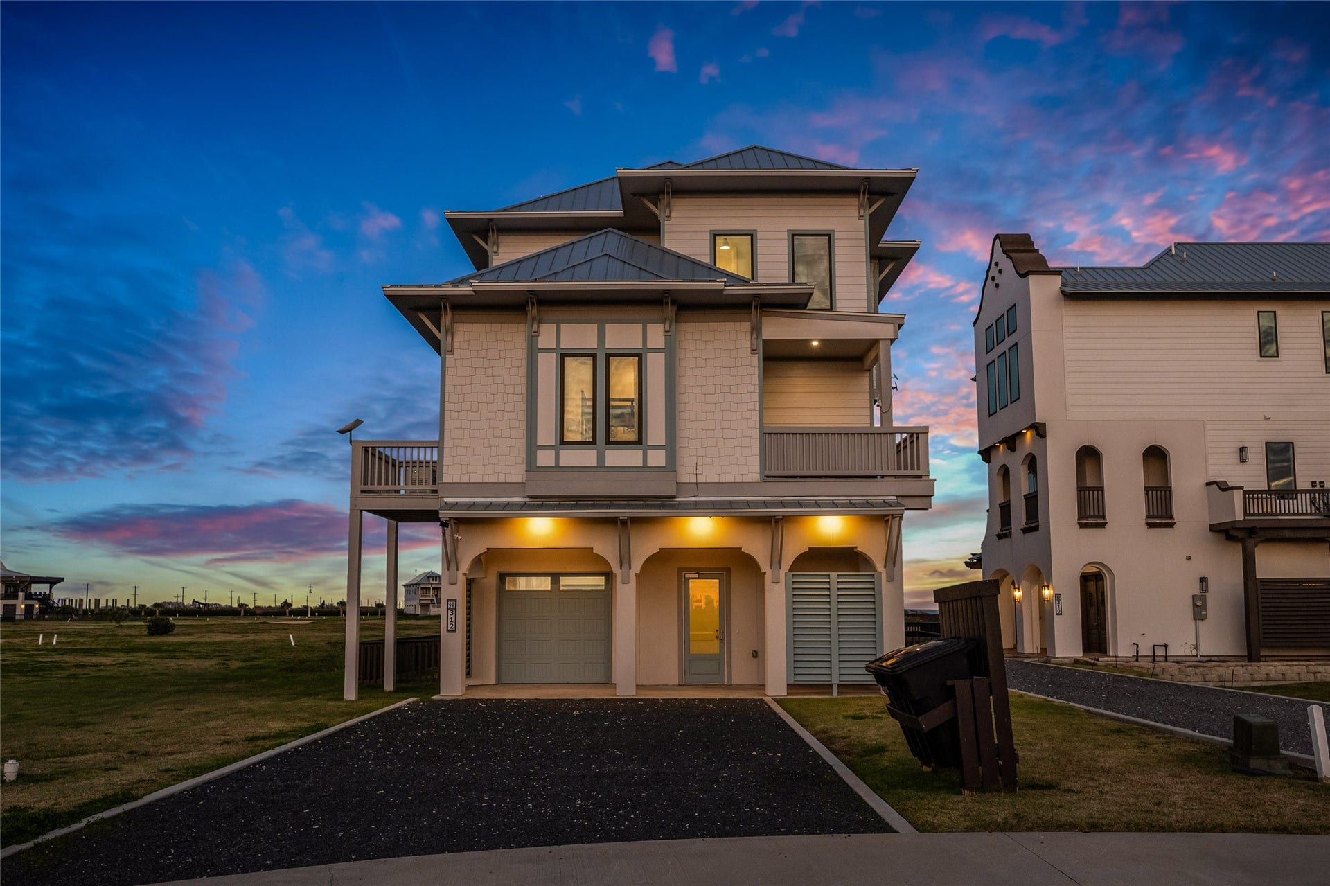 312 Seagrass, Gilchrist, TX 77617 Twilight!