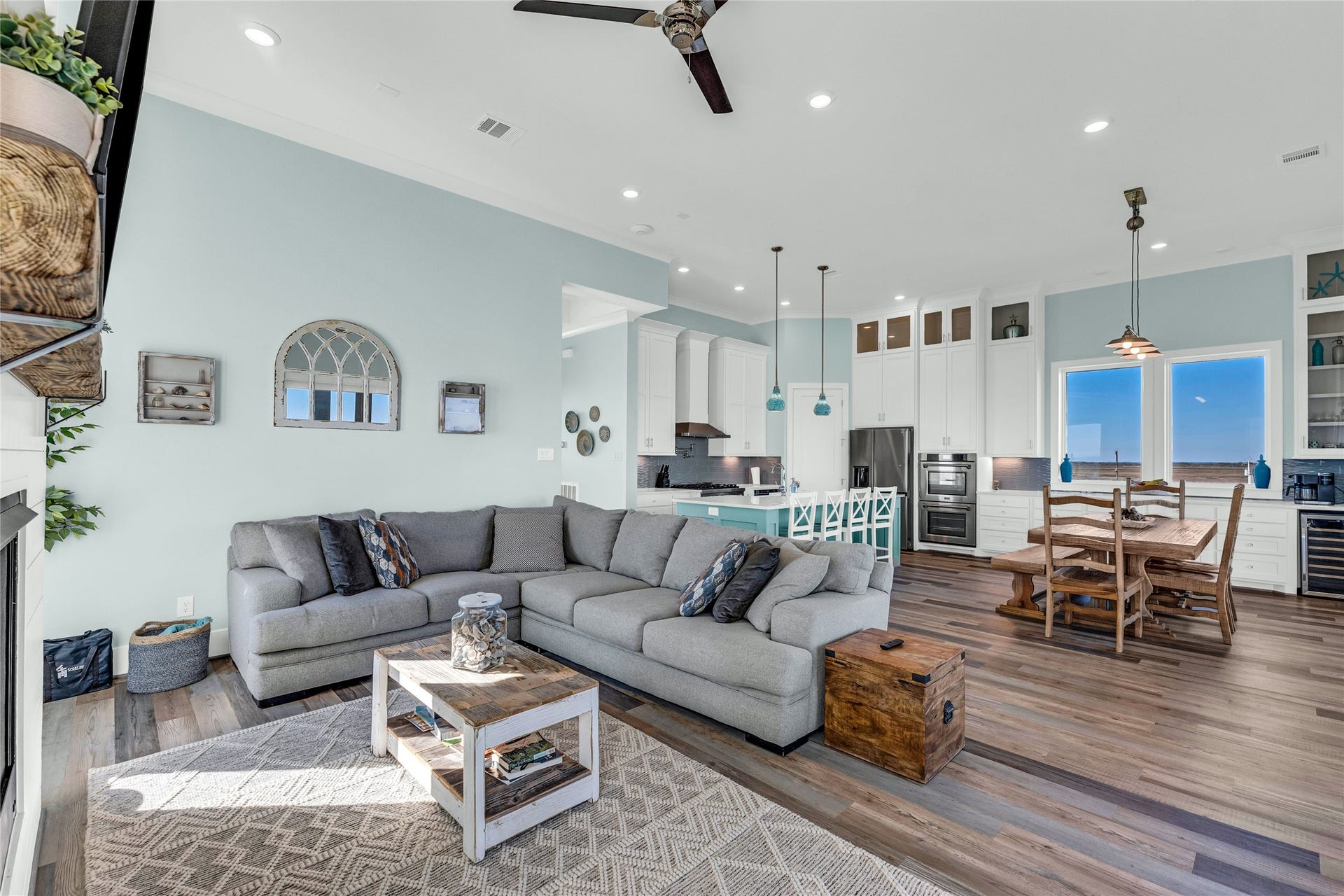 312 Seagrass, Gilchrist, TX 77617 Living room and kitchen.