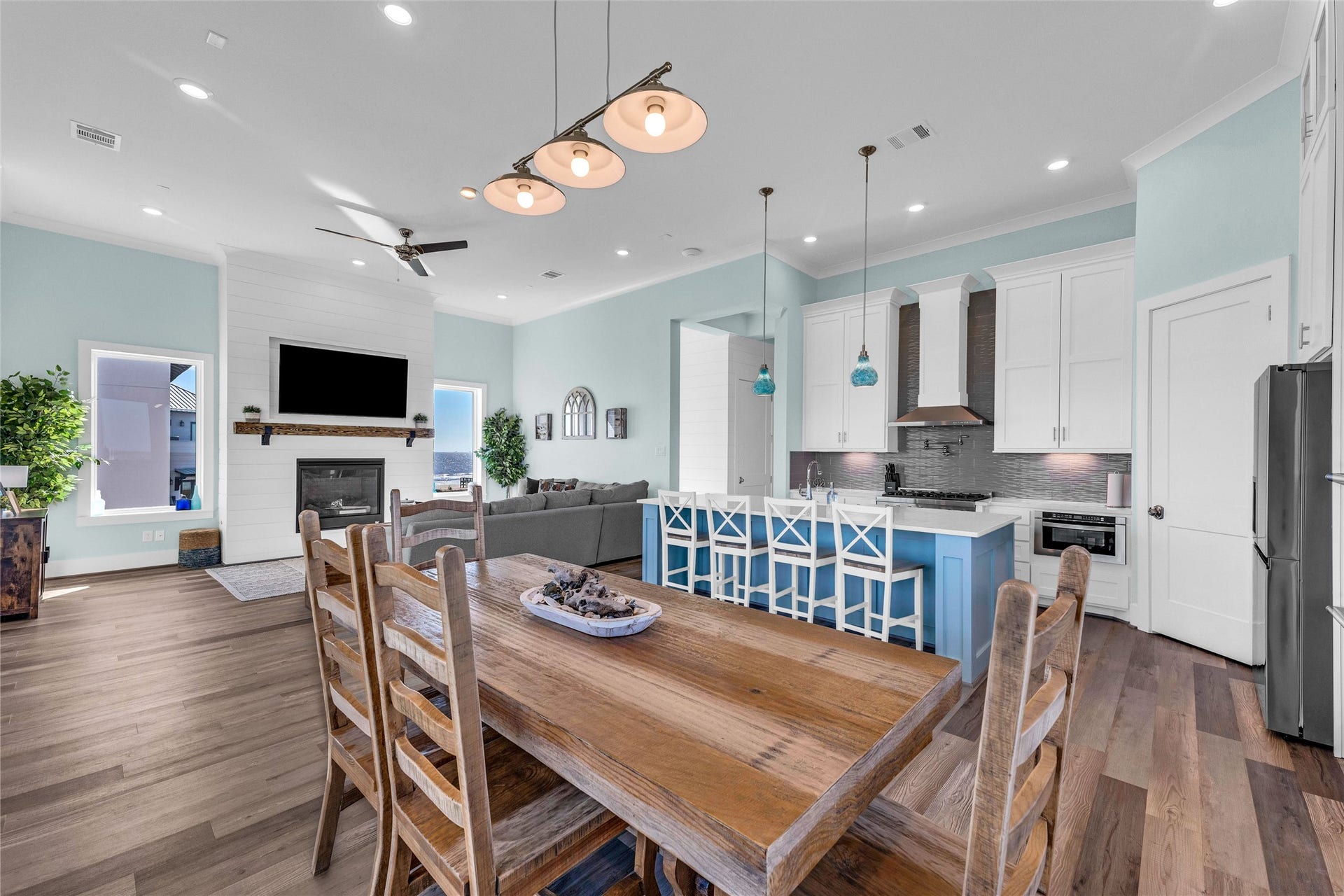312 Seagrass, Gilchrist, TX 77617 Open concept kitchen & dining!