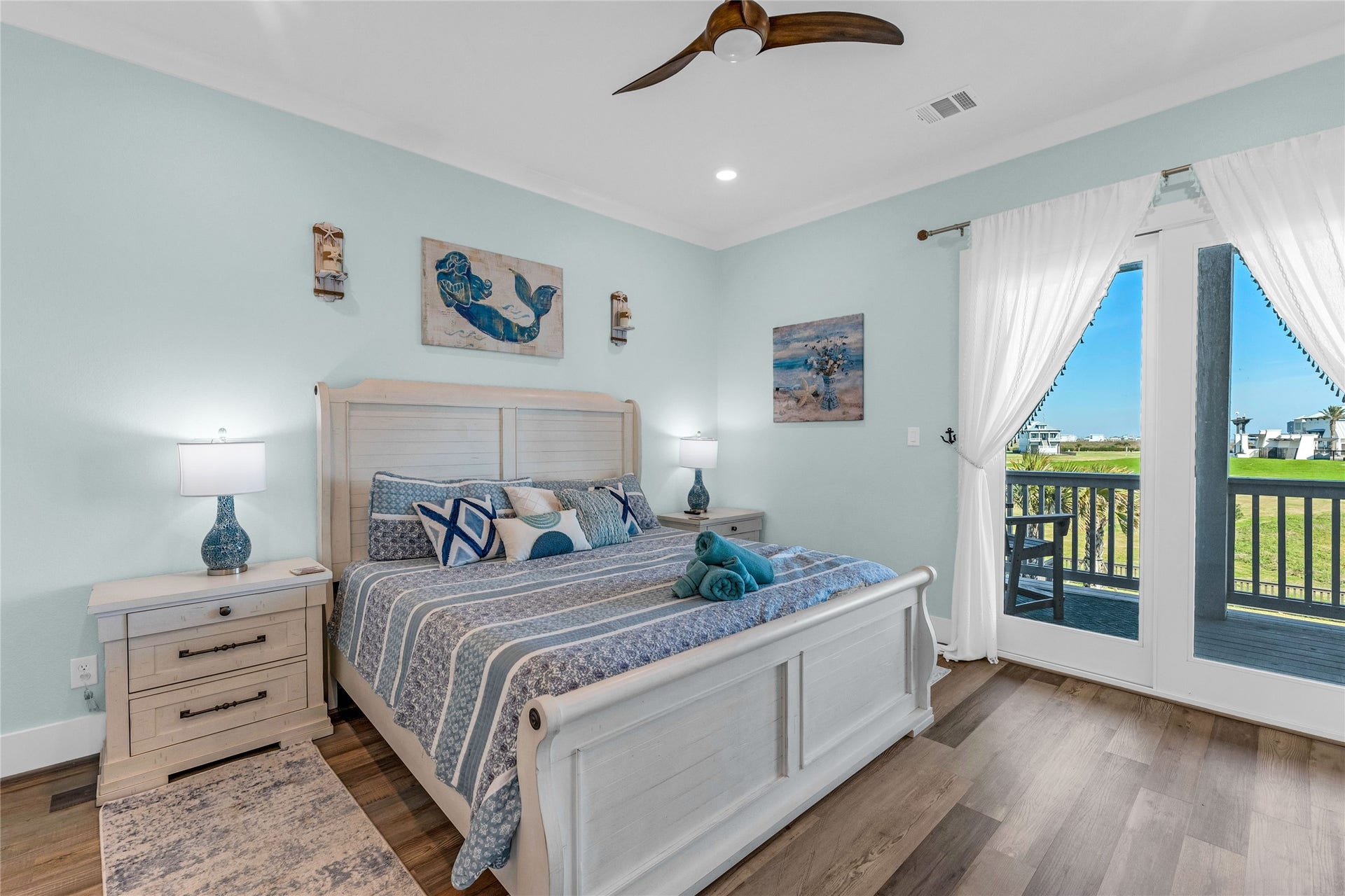 312 Seagrass, Gilchrist, TX 77617 Gorgeous primary suite on second floor.