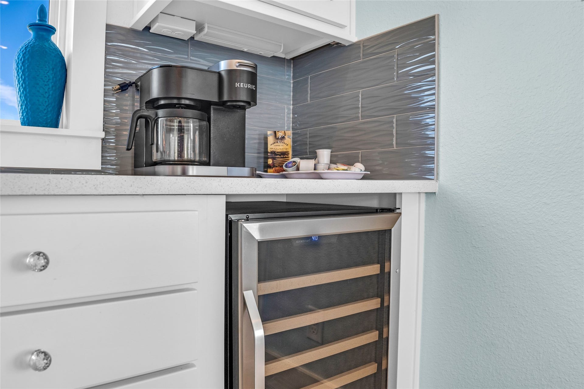 312 Seagrass, Gilchrist, TX 77617 Coffee bar & wine fridge!