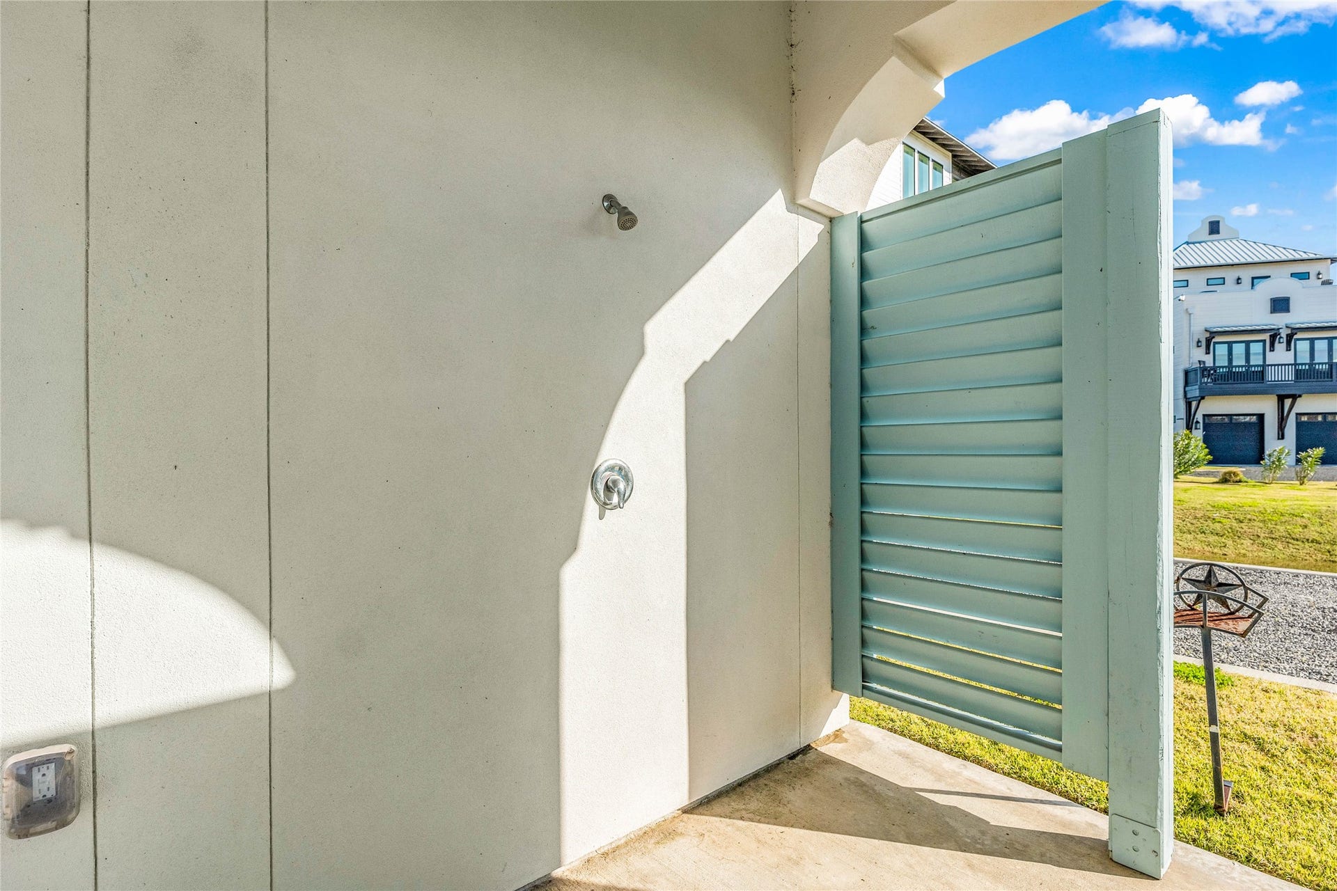 312 Seagrass, Gilchrist, TX 77617 Outdoor shower on first floor!
