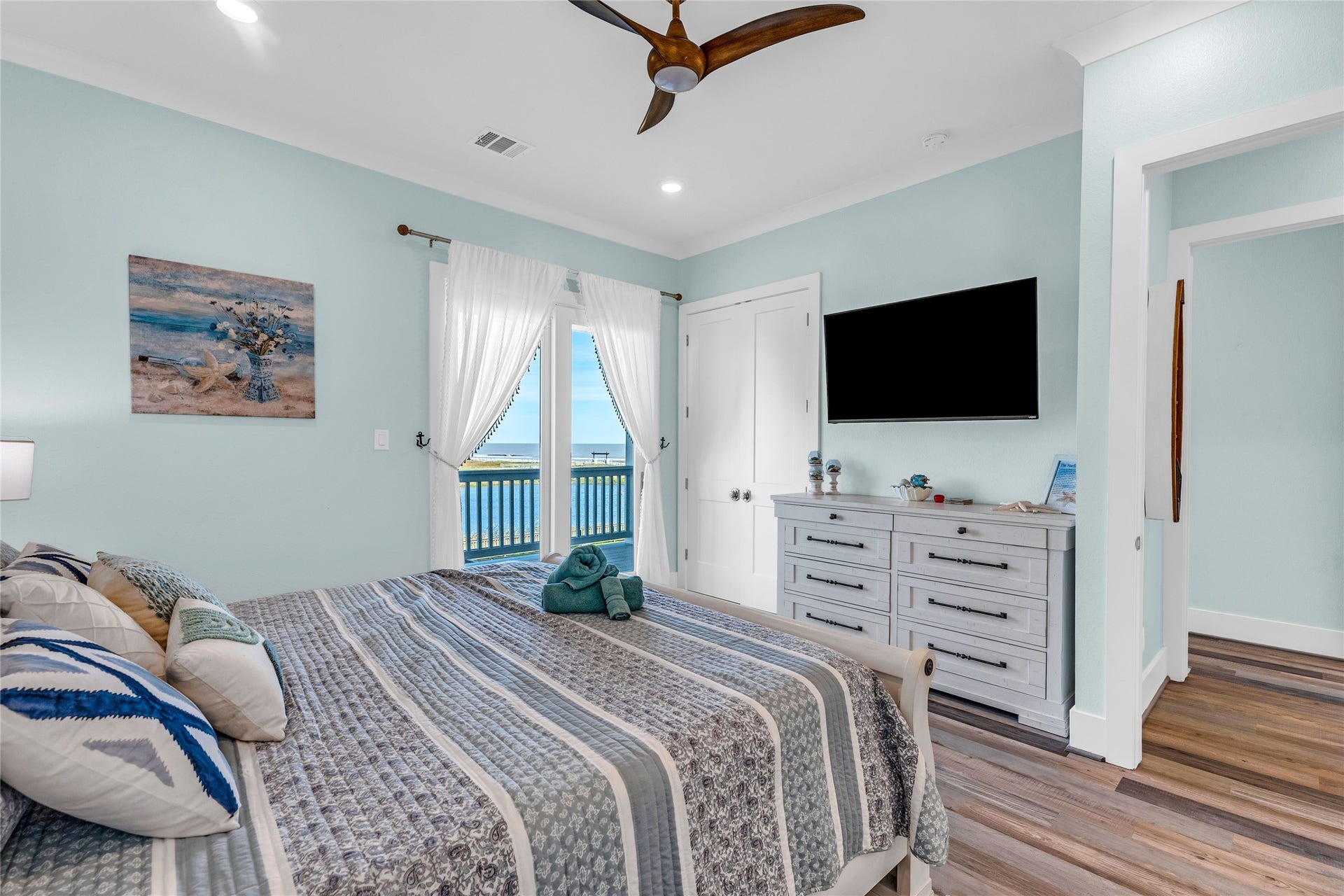 312 Seagrass, Gilchrist, TX 77617 MORE VIEWS!