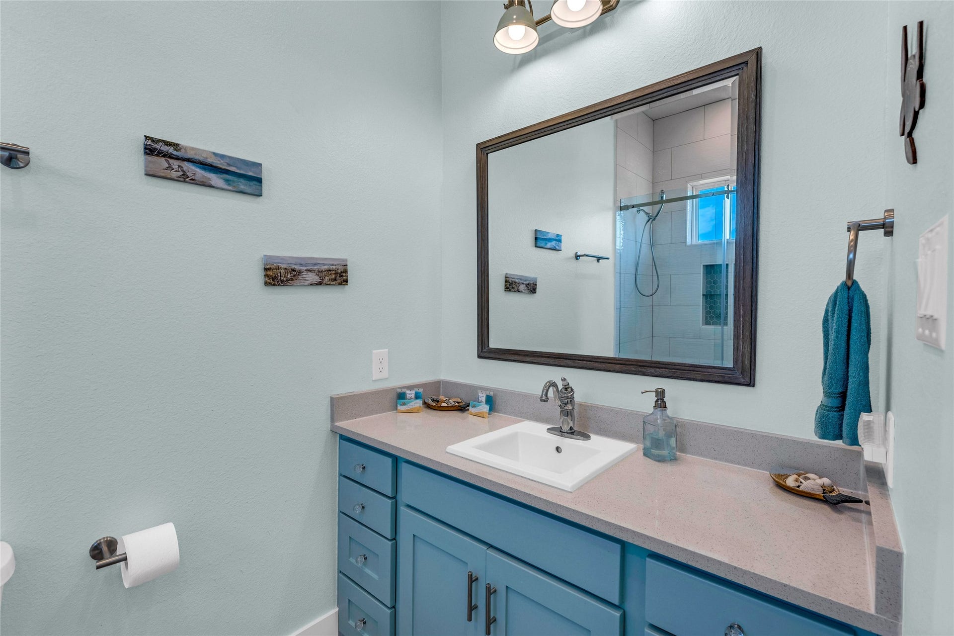 312 Seagrass, Gilchrist, TX 77617 Bathroom detail!