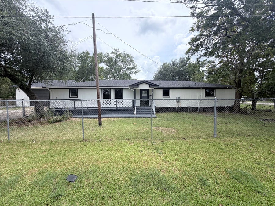 Property photo for 3421 Colorado Avenue, Dickinson, TX