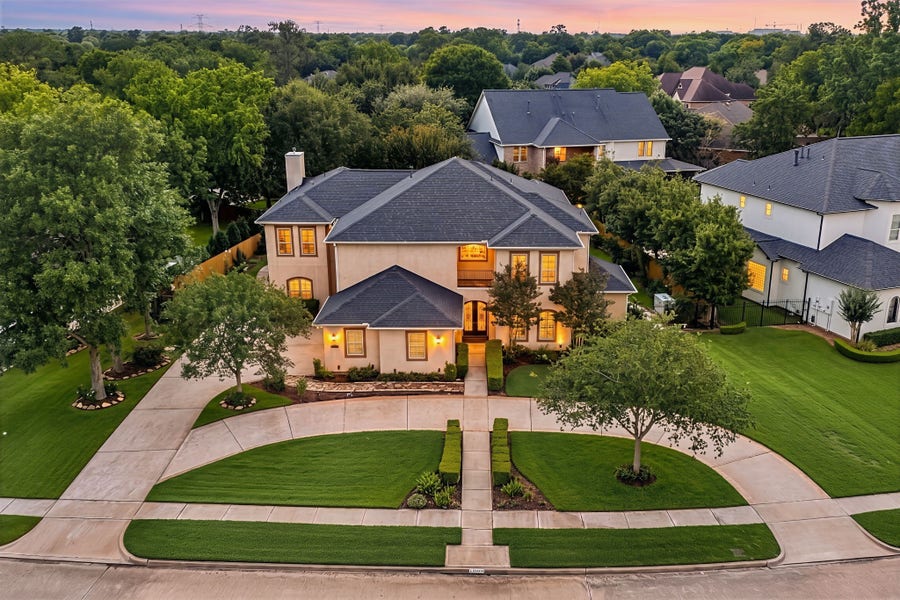 Property photo for 1711 Oak Shade Drive, Sugar Land, TX