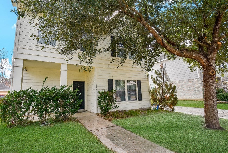 Property photo for 812 Dragonfly Drive, Conroe, TX