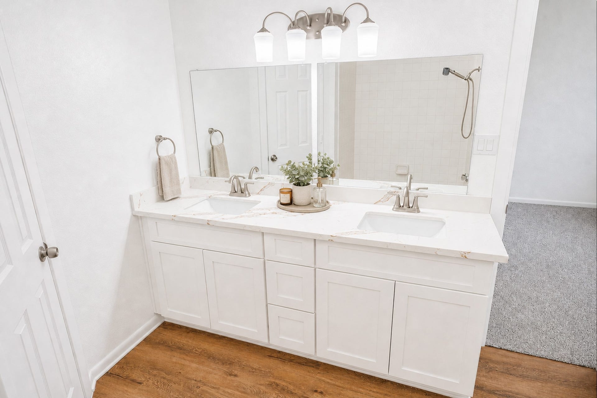 12 Lazybrook Street, Angleton, TX 77515 * Virtually Staged *