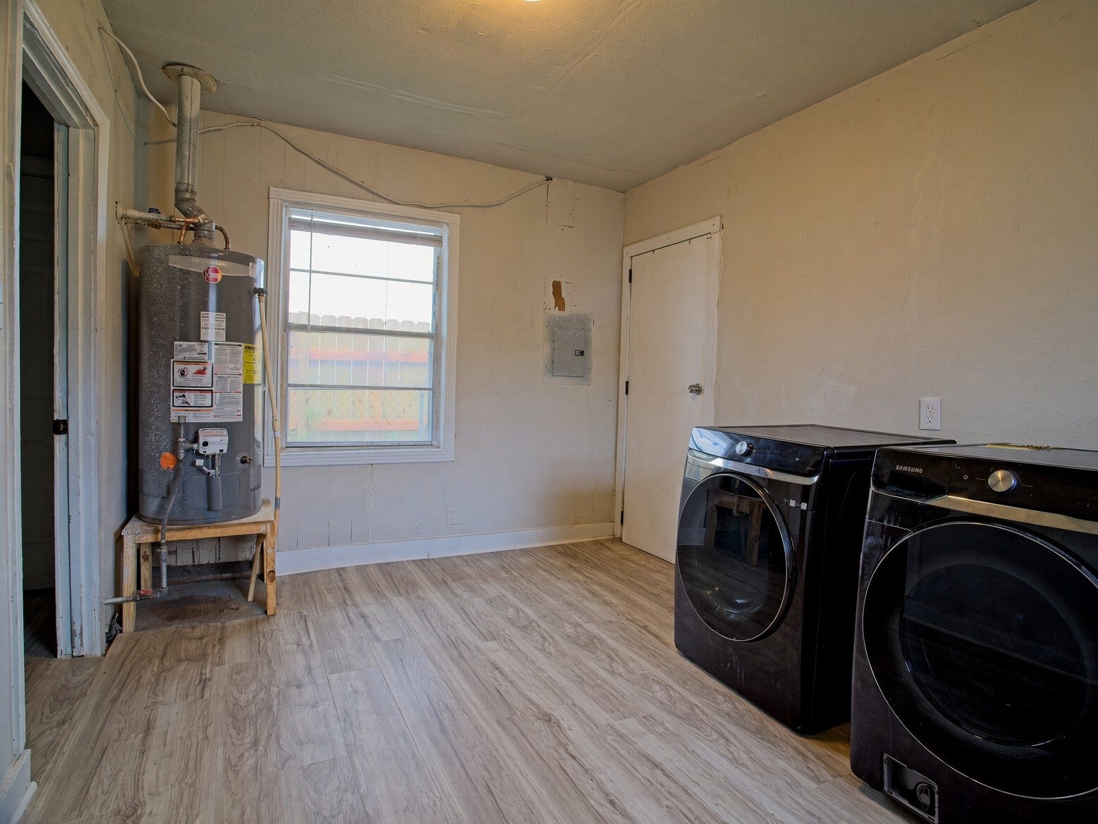 5229 Rue Street, Houston, TX 77033 5229 Rue Street, Houston, TX 77033