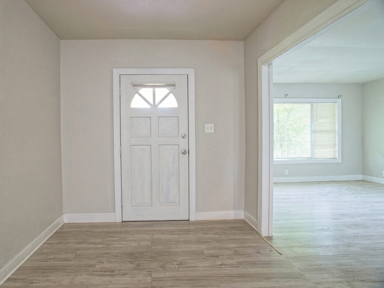 5229 Rue Street, Houston, TX 77033 5229 Rue Street, Houston, TX 77033