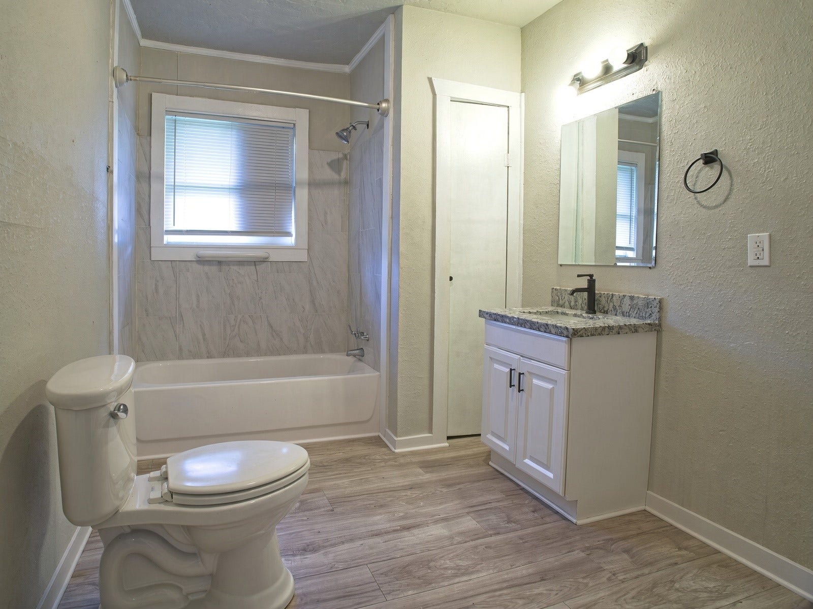 5229 Rue Street, Houston, TX 77033 5229 Rue Street, Houston, TX 77033