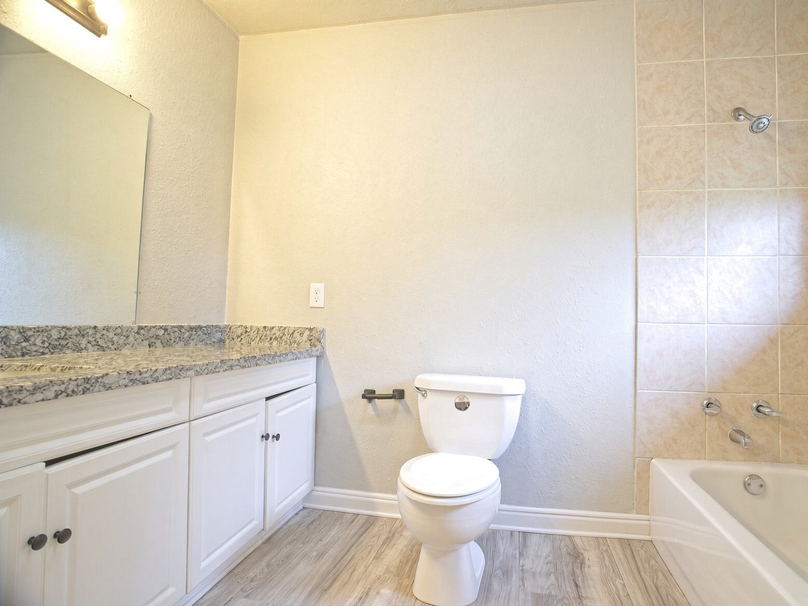 5229 Rue Street, Houston, TX 77033 5229 Rue Street, Houston, TX 77033