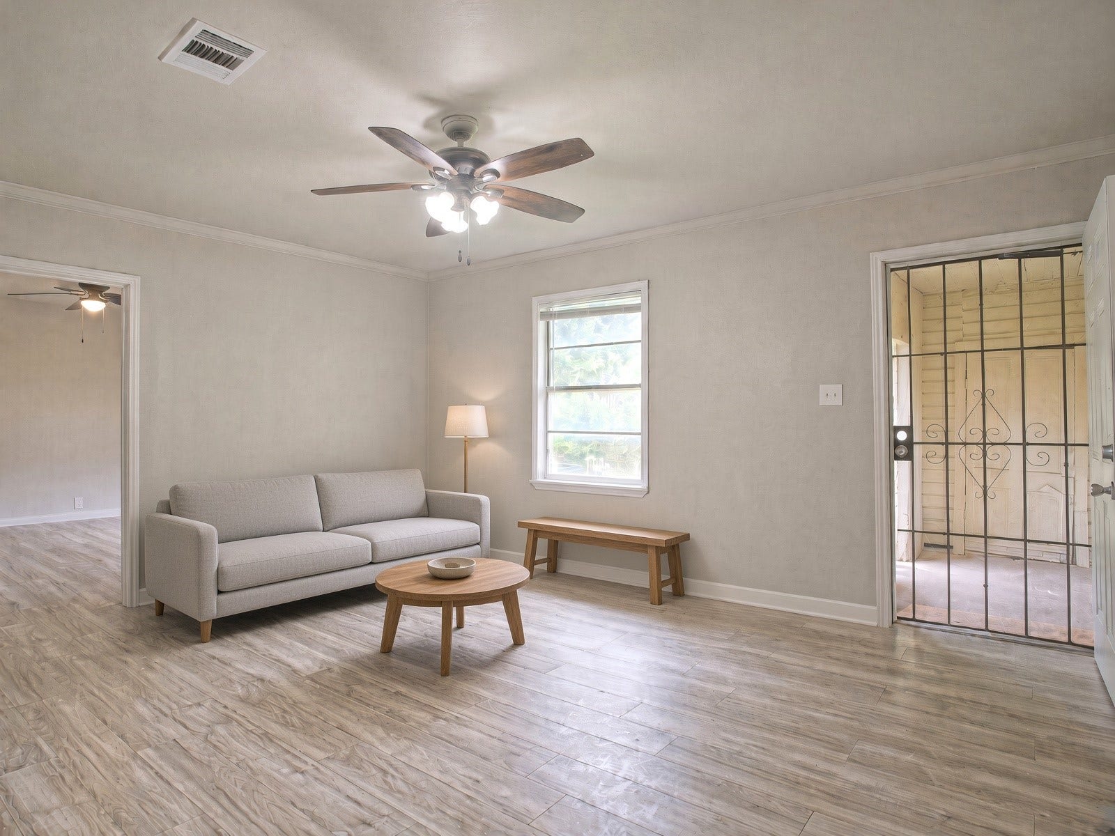 5229 Rue Street, Houston, TX 77033 5229 Rue Street, Houston, TX 77033