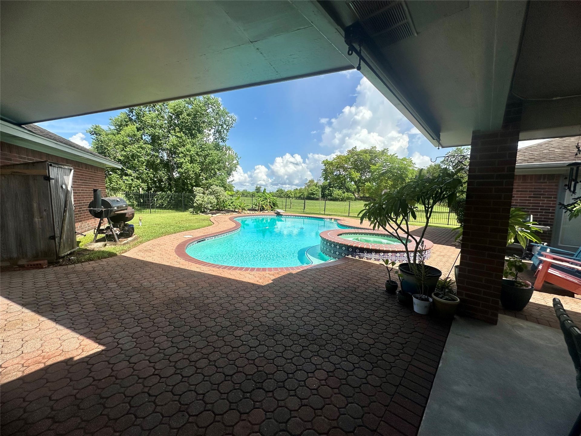 1614 Avenue Q, Santa Fe, TX 77510 1614 Avenue Q, Santa Fe, TX 77510