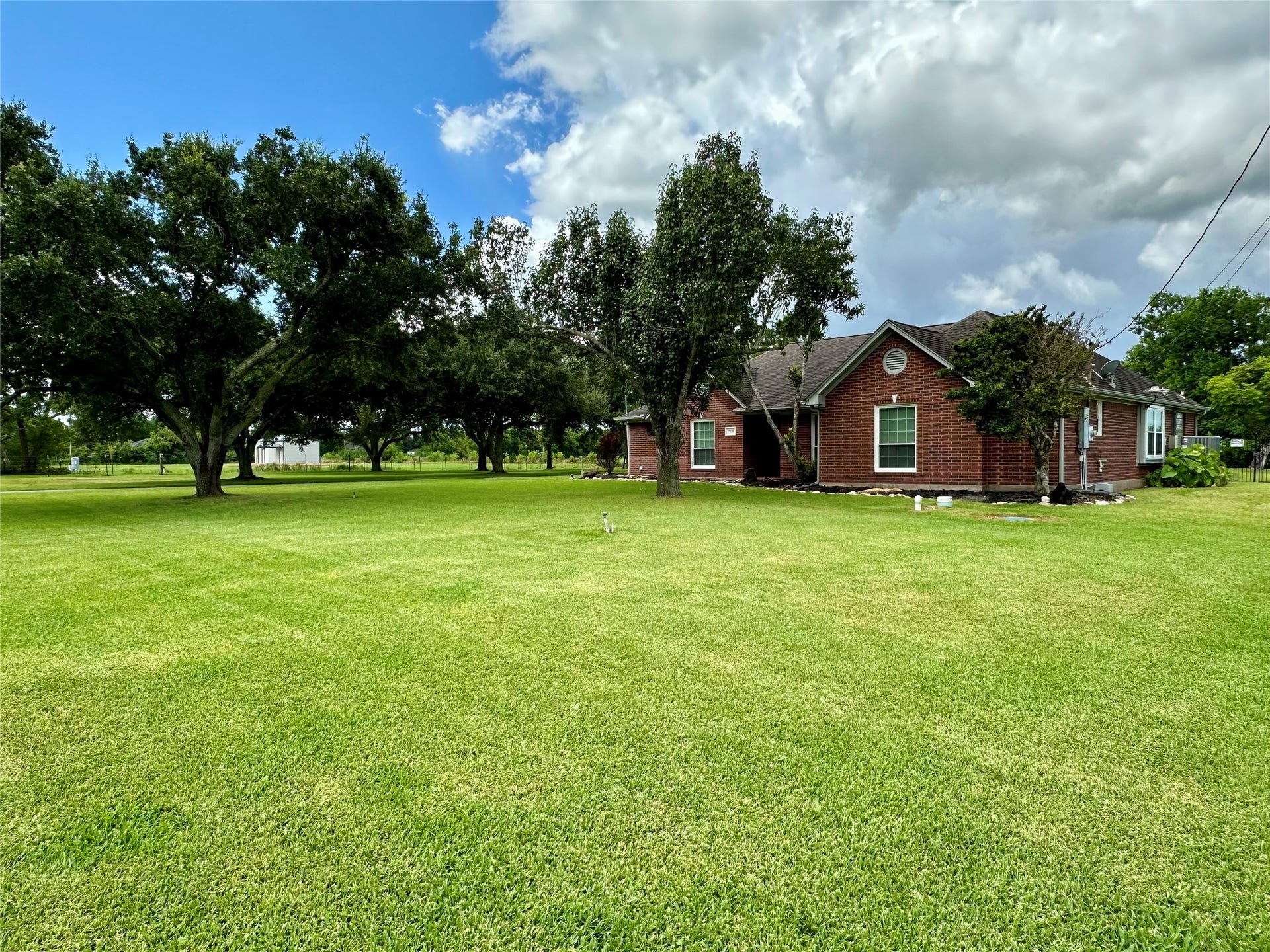 1614 Avenue Q, Santa Fe, TX 77510 1614 Avenue Q, Santa Fe, TX 77510