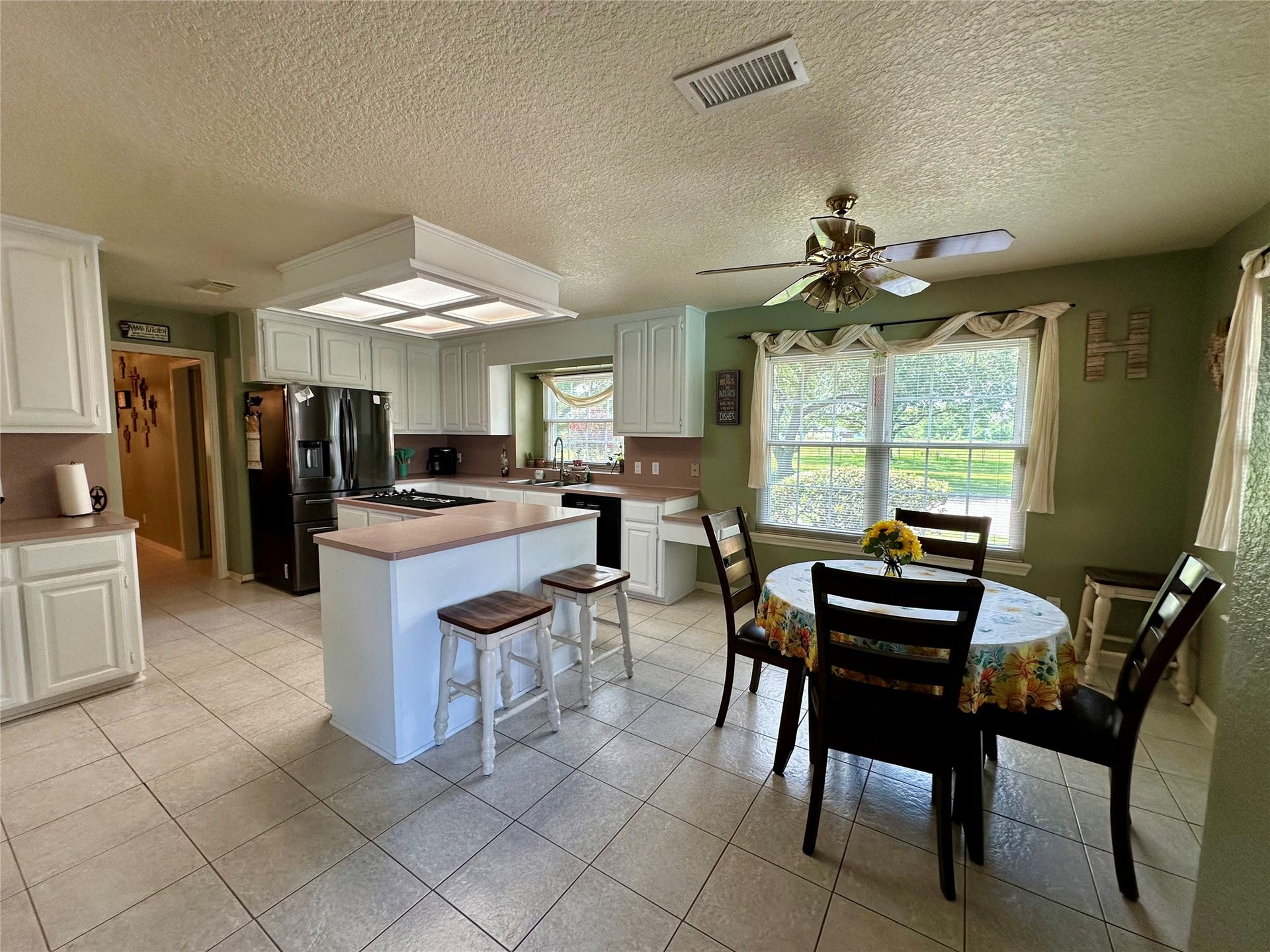 1614 Avenue Q, Santa Fe, TX 77510 1614 Avenue Q, Santa Fe, TX 77510