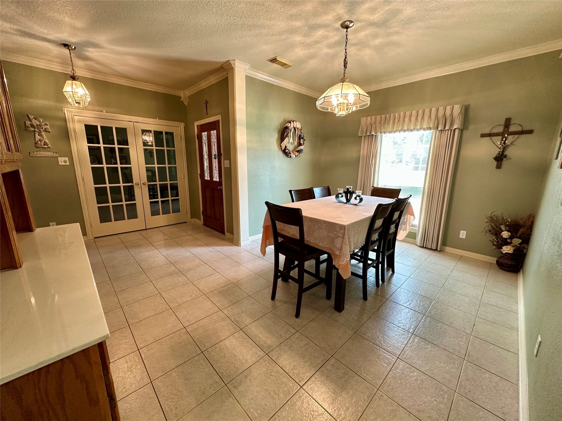1614 Avenue Q, Santa Fe, TX 77510 1614 Avenue Q, Santa Fe, TX 77510