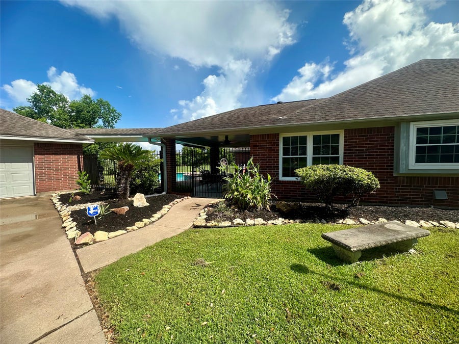 Property photo for 1614 Avenue Q, Santa Fe, TX
