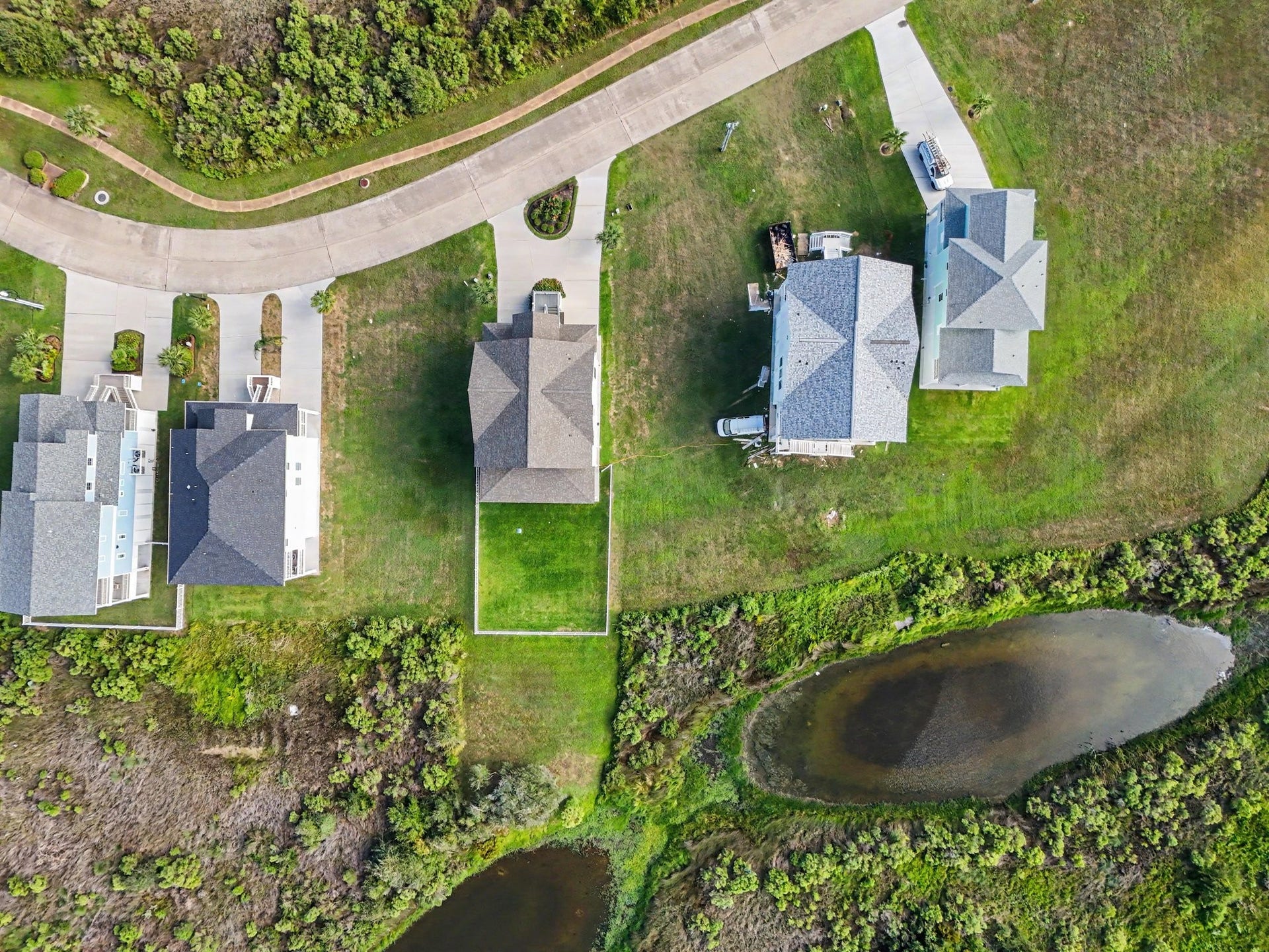 25931 Bay Breeze Drive, Galveston, TX 77554 25931 Bay Breeze Drive, Galveston, TX 77554