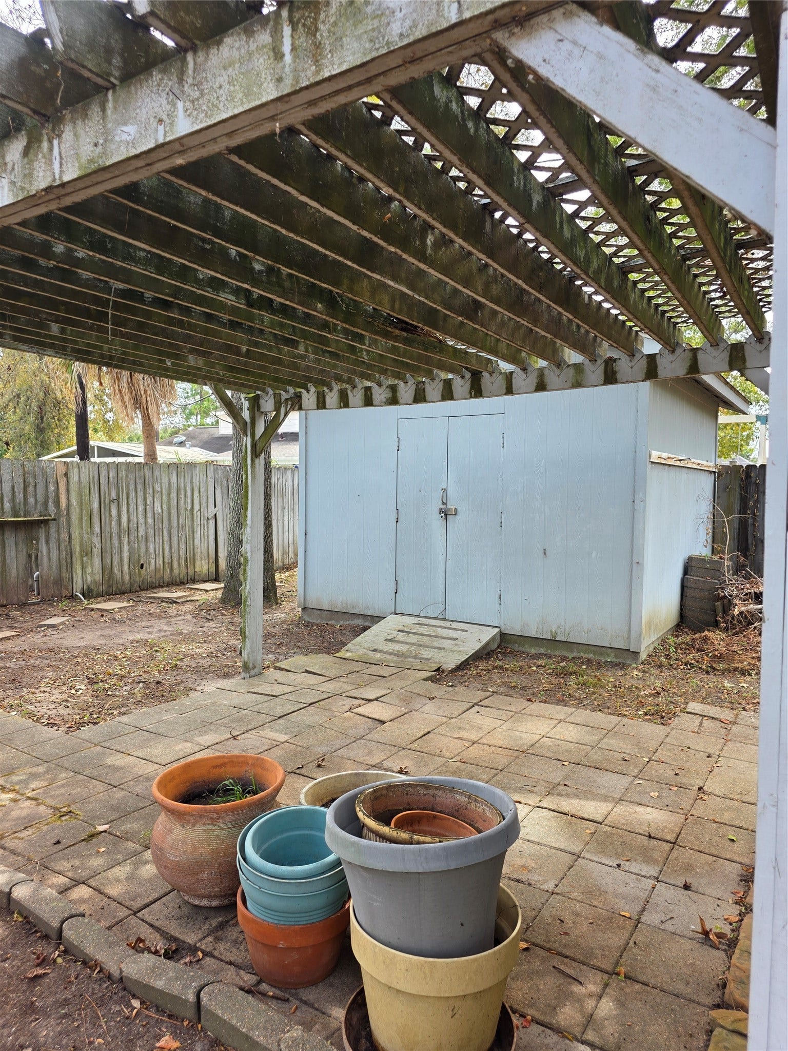 Extra storage area for your landscaping necessities
