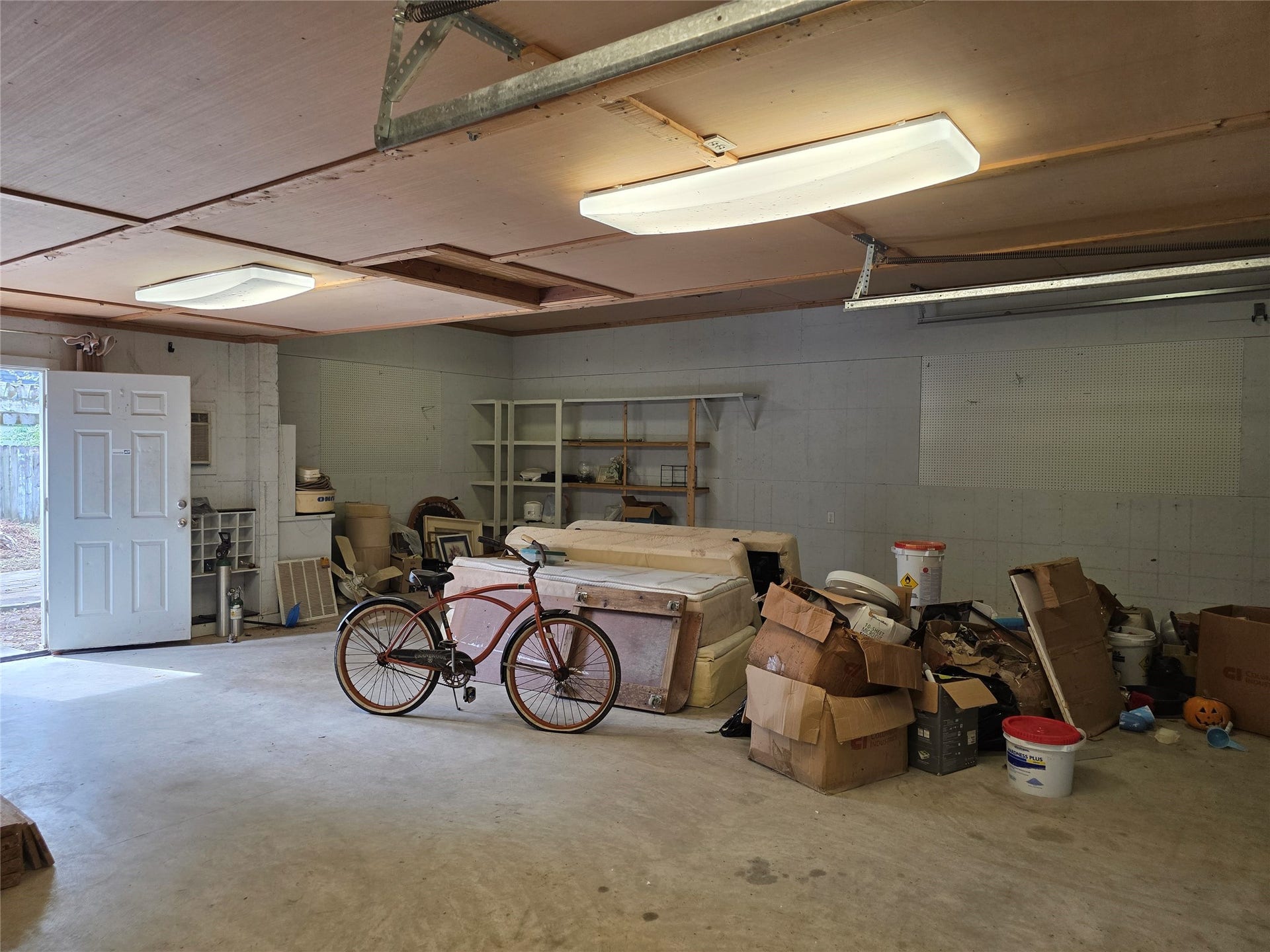 HUGE workspace