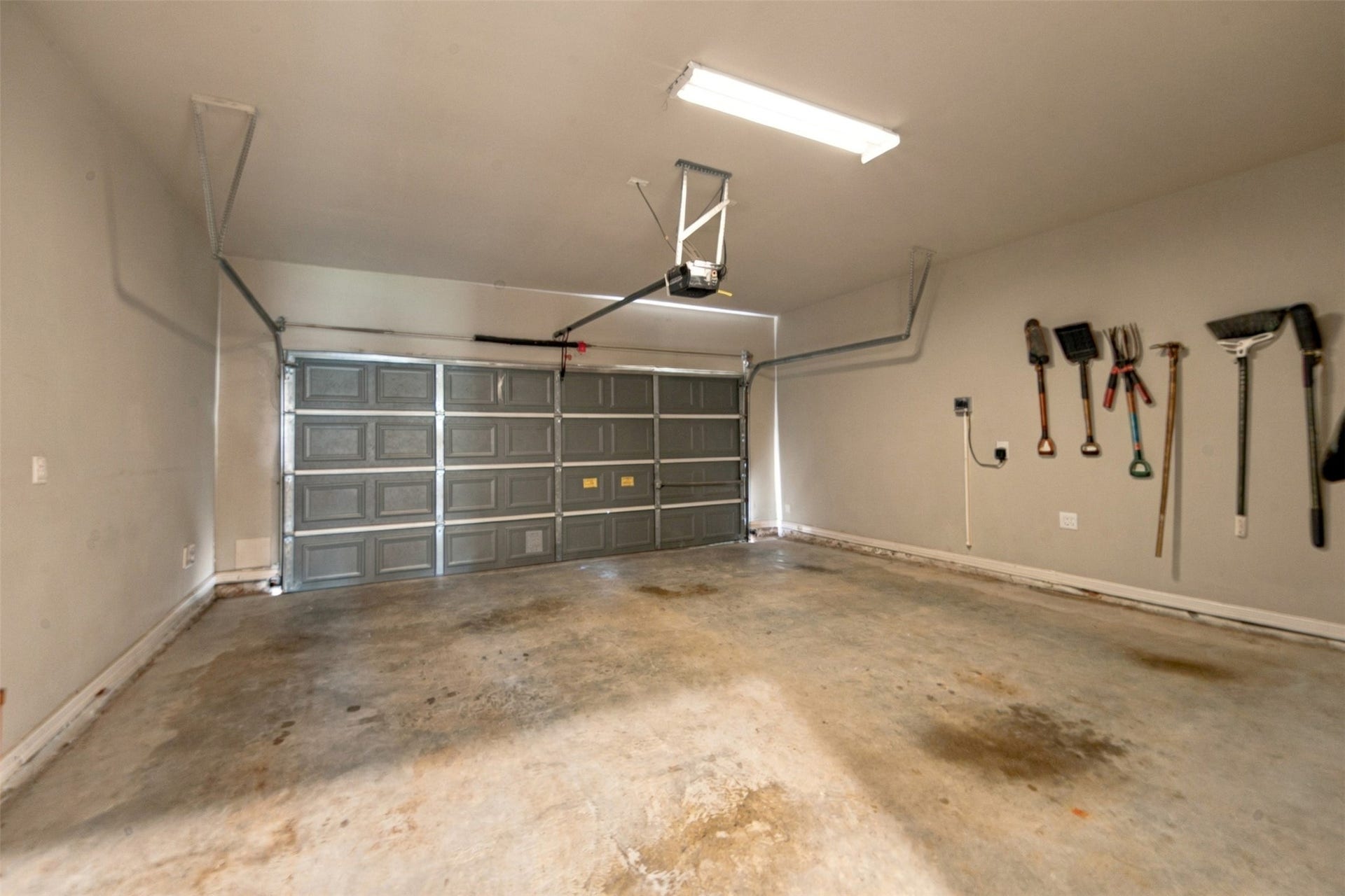 216 Racetrack Lane, Montgomery, TX 77356 216 Racetrack Lane, Montgomery, TX 77356