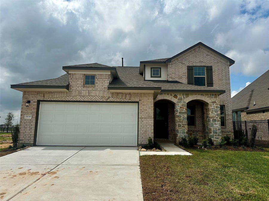 Property photo for 5839 Westwood Shore Drive, Katy, TX