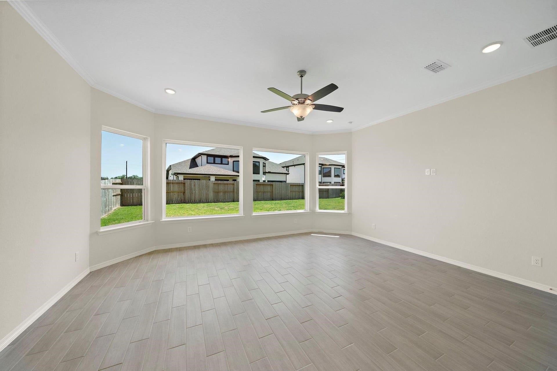 9806 Oakwood Trail, Missouri City, TX 77459 Primary bedroom