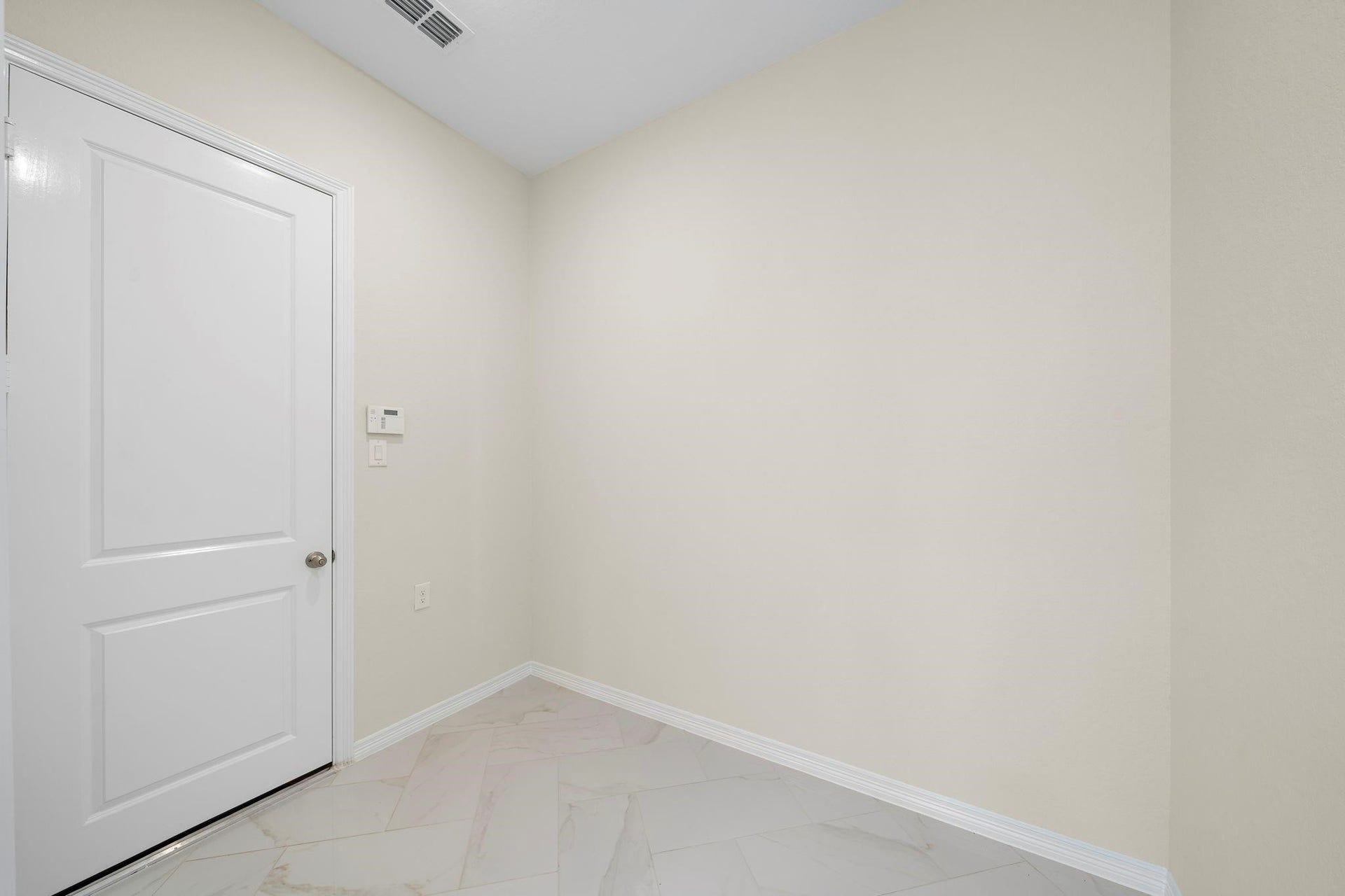 9806 Oakwood Trail, Missouri City, TX 77459 Mudroom
