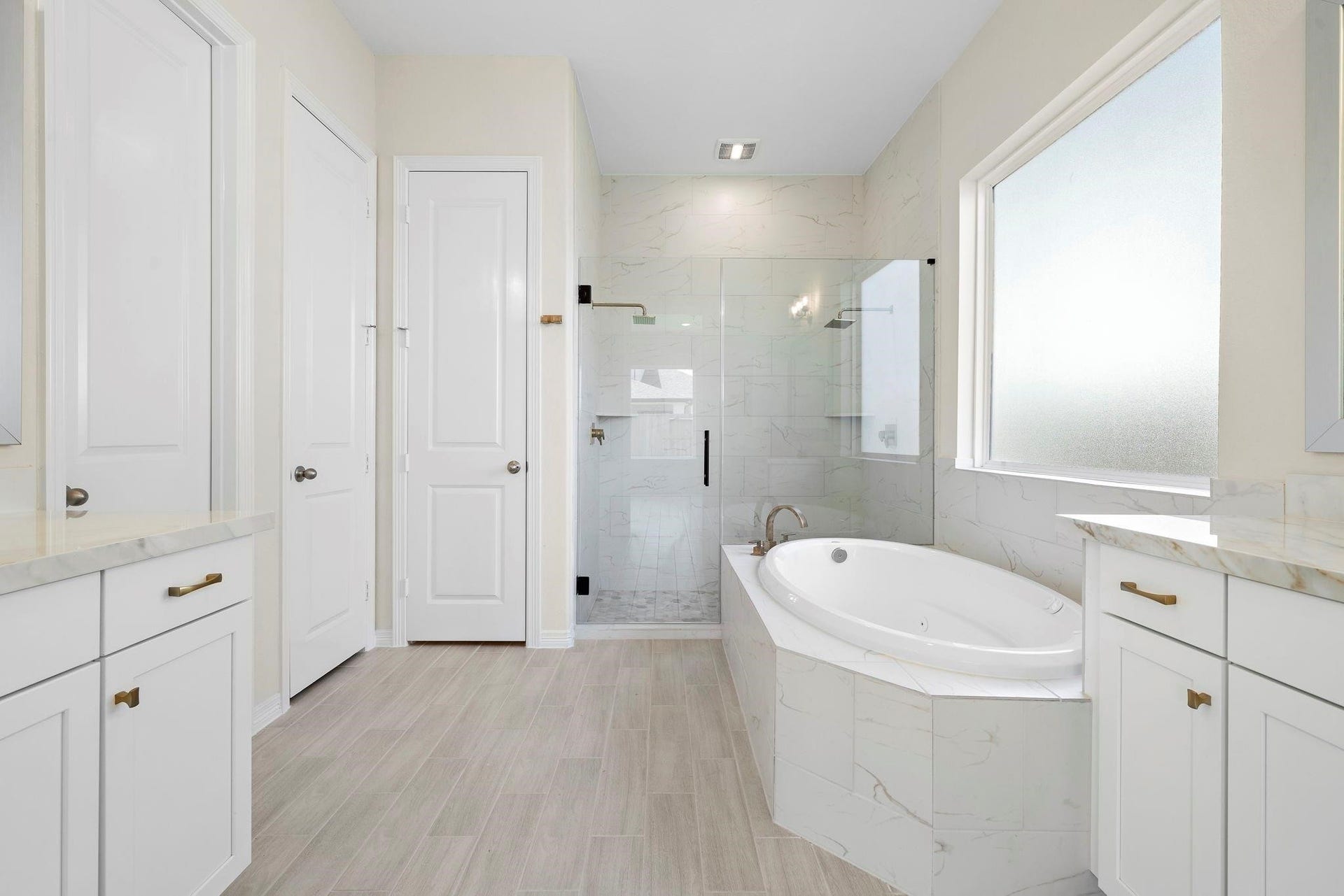 9806 Oakwood Trail, Missouri City, TX 77459 Primary Bathroom