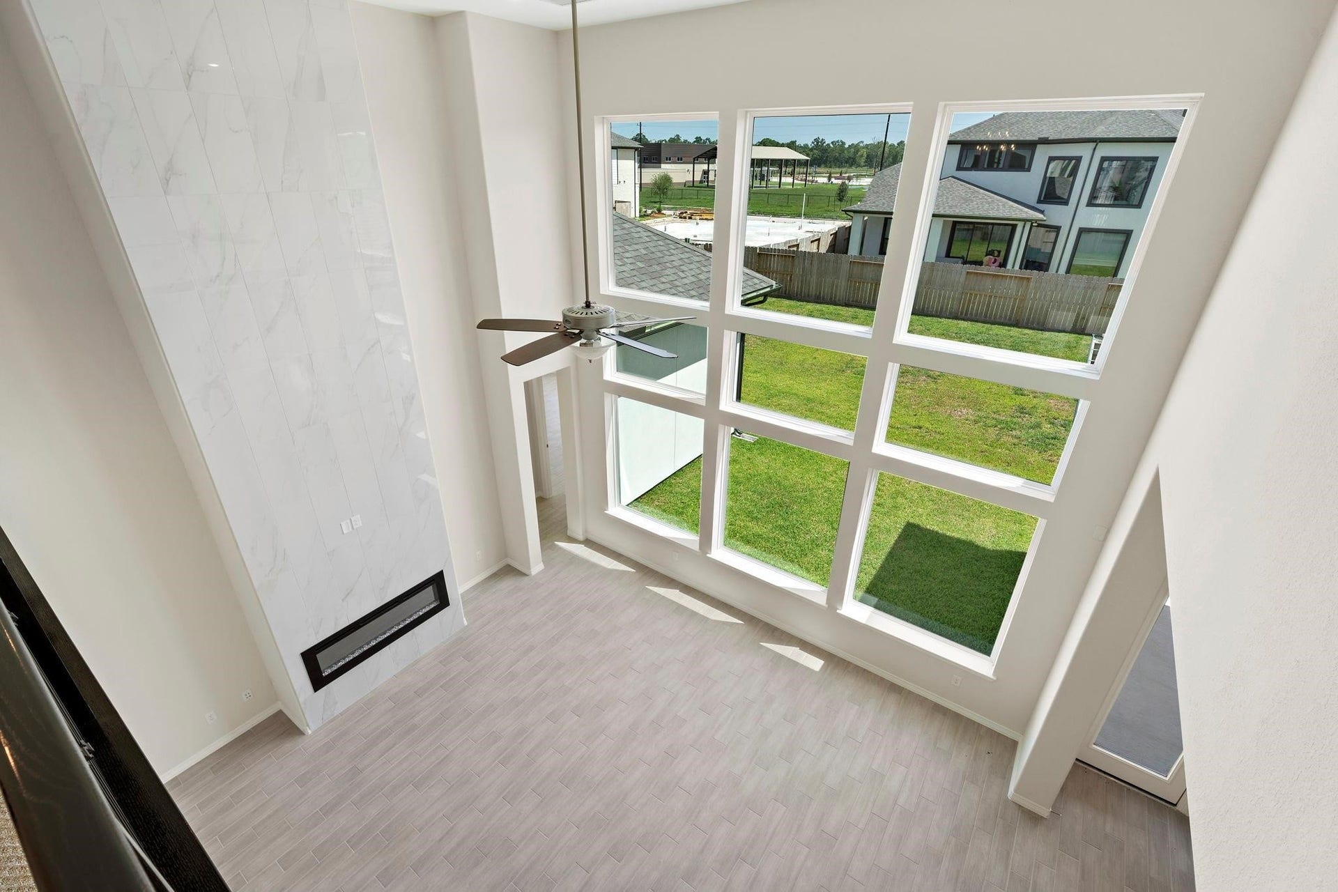 9806 Oakwood Trail, Missouri City, TX 77459 Living room view from upstairs