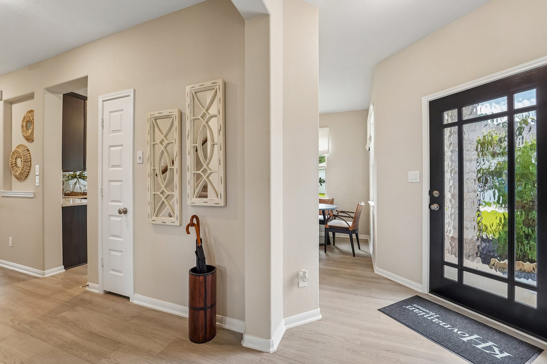 18648 Shauna Danielle Drive, New Caney, TX 77357 Welcoming foyer (*Photo not of actual home and used for illustration purposes only.)