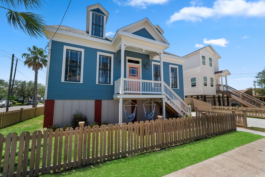 Property photo for 1123 32nd Street, Galveston, TX