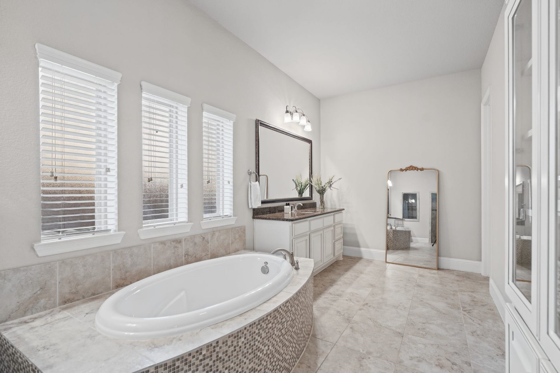 229 S Chaparral Bend Drive, Montgomery, TX 77316