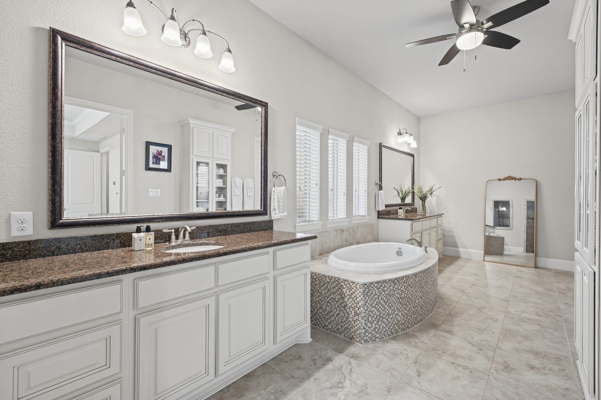 229 S Chaparral Bend Drive, Montgomery, TX 77316