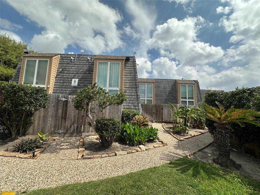 Property photo for 16120 Stuebner Airline Road, #202, Spring, TX