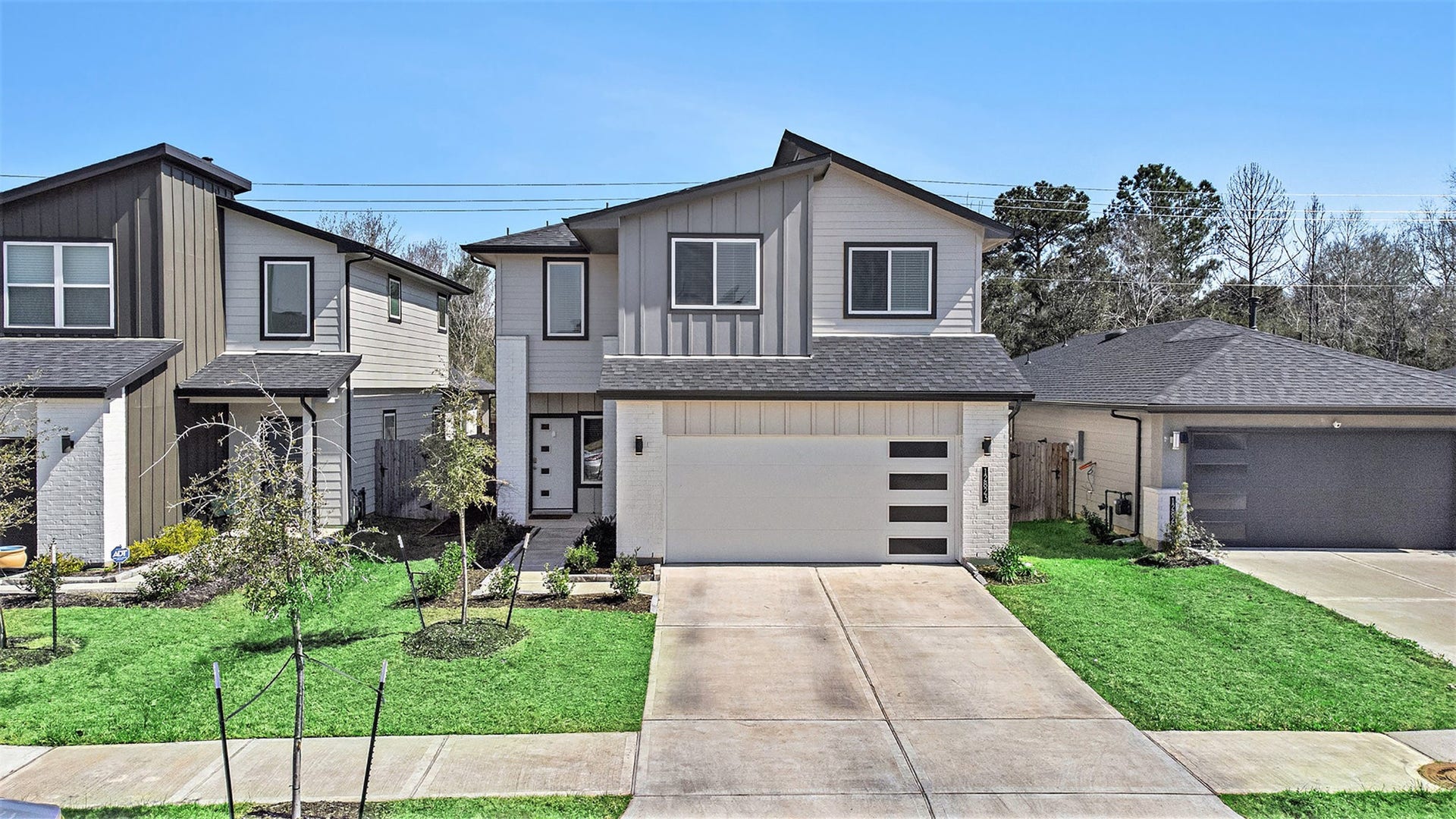 Welcome to 12823 Tokenhouse Ln! Modern two-story home built in 2022 and located in the gated City Gate community.