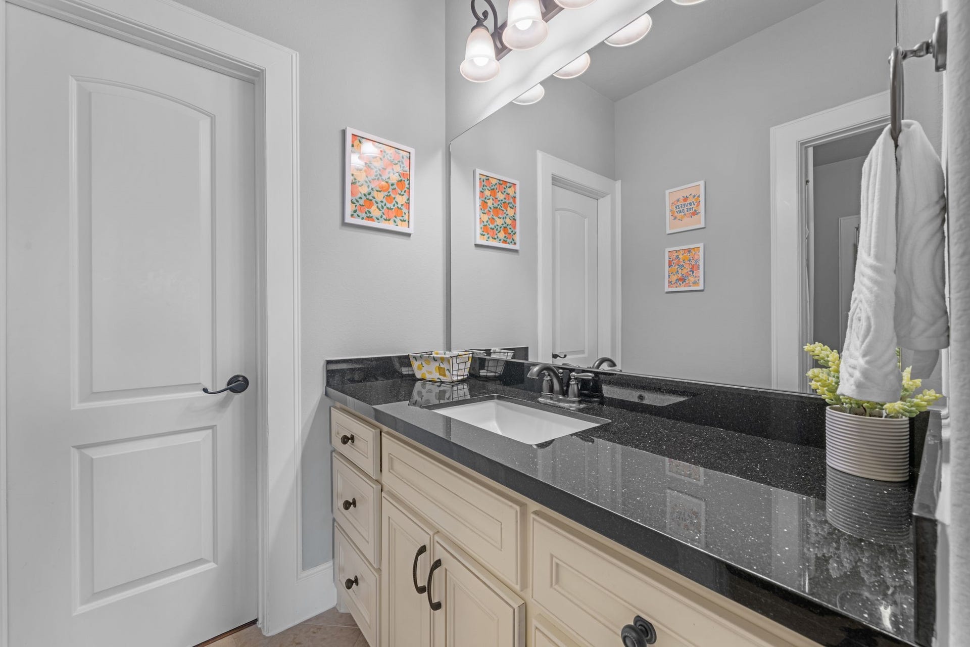 Hollywood-style bathroom with functional layout