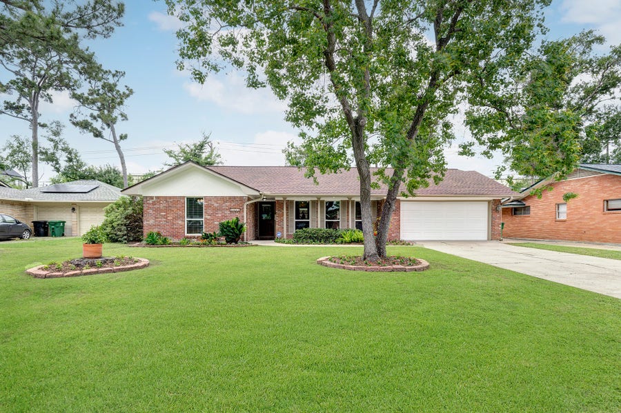 Property photo for 1111 Clovis Road, Houston, TX