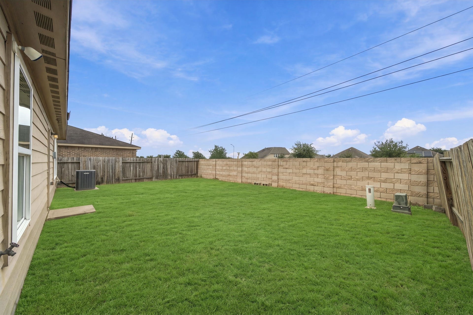 9723 Montana Sapphire Lane, Iowa Colony, TX 77583 9723 Montana Sapphire Lane, Iowa Colony, TX 77583