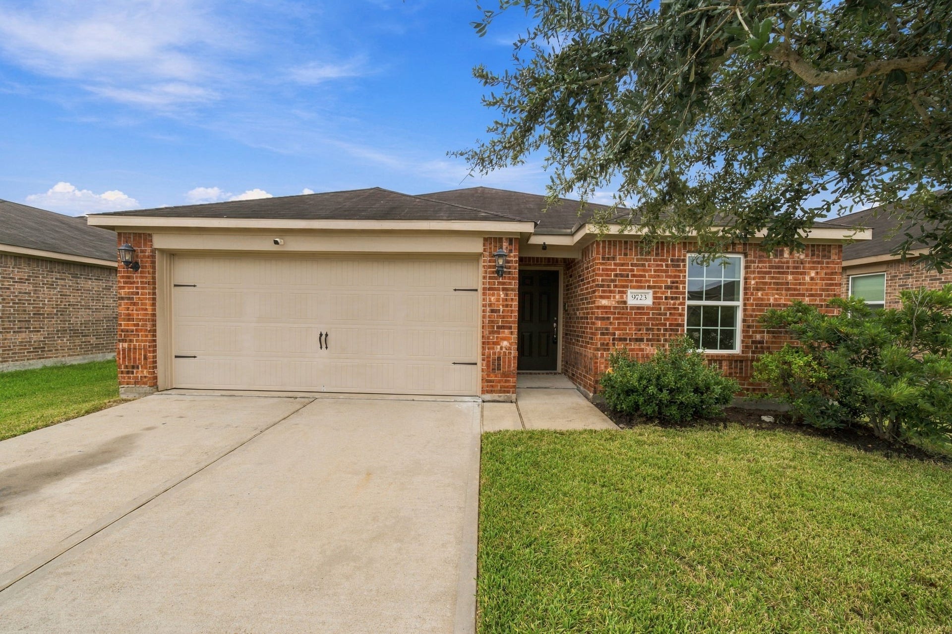 9723 Montana Sapphire Lane, Iowa Colony, TX 77583 9723 Montana Sapphire Lane, Iowa Colony, TX 77583