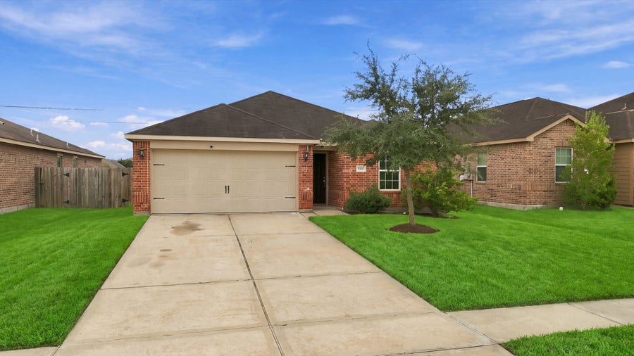 Property photo for 9723 Montana Sapphire Lane, Iowa Colony, TX