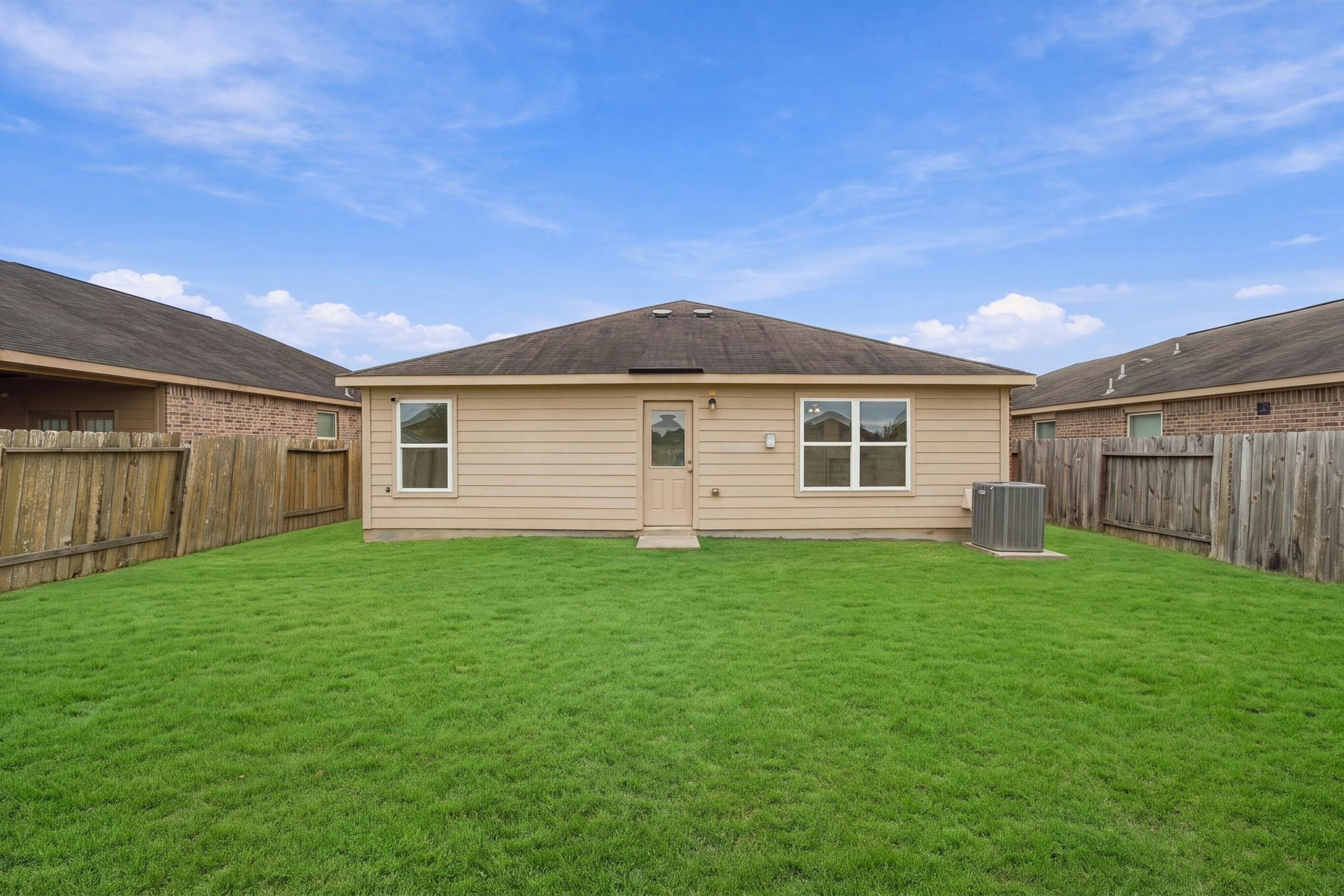 9723 Montana Sapphire Lane, Iowa Colony, TX 77583 9723 Montana Sapphire Lane, Iowa Colony, TX 77583