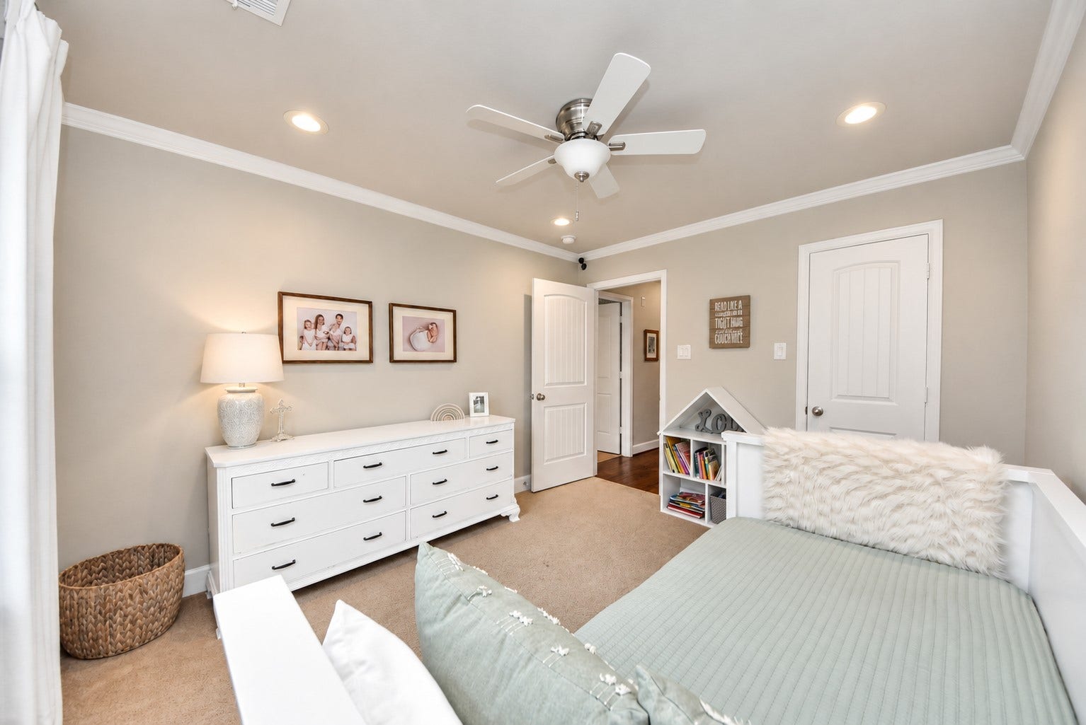 832 W 22nd Street, Houston, TX 77008 Additional view showcasing the bedroom's spacious layout, neutral finishes, and ample room for furniture and storage.