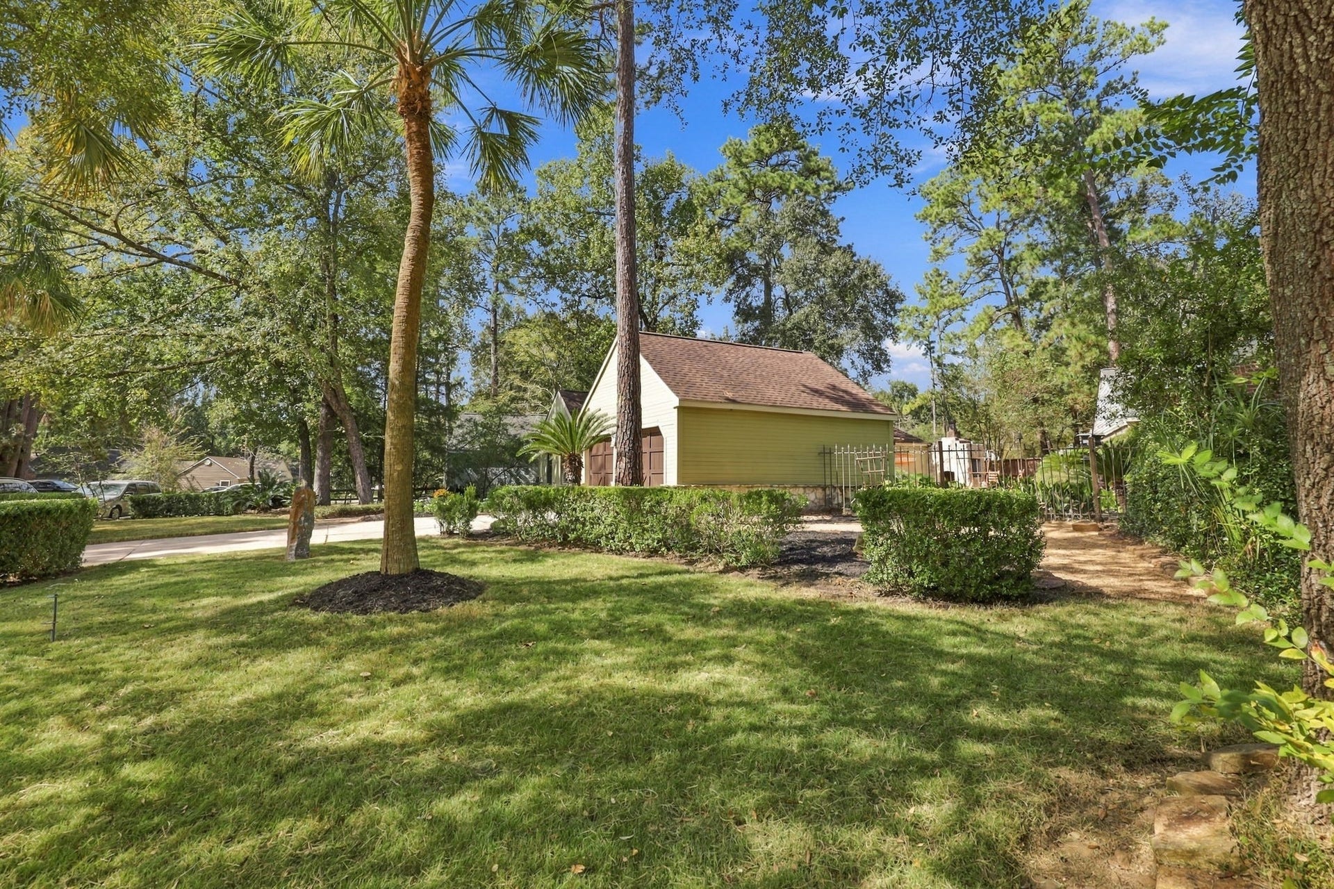 30 Bitterwood Circle, The Woodlands, TX 77381 30 Bitterwood Circle, The Woodlands, TX 77381