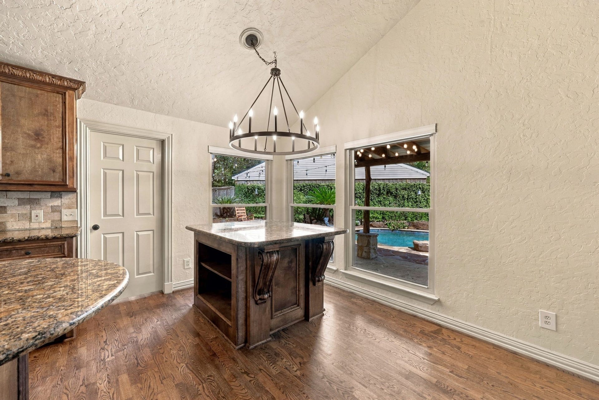 30 Bitterwood Circle, The Woodlands, TX 77381 30 Bitterwood Circle, The Woodlands, TX 77381