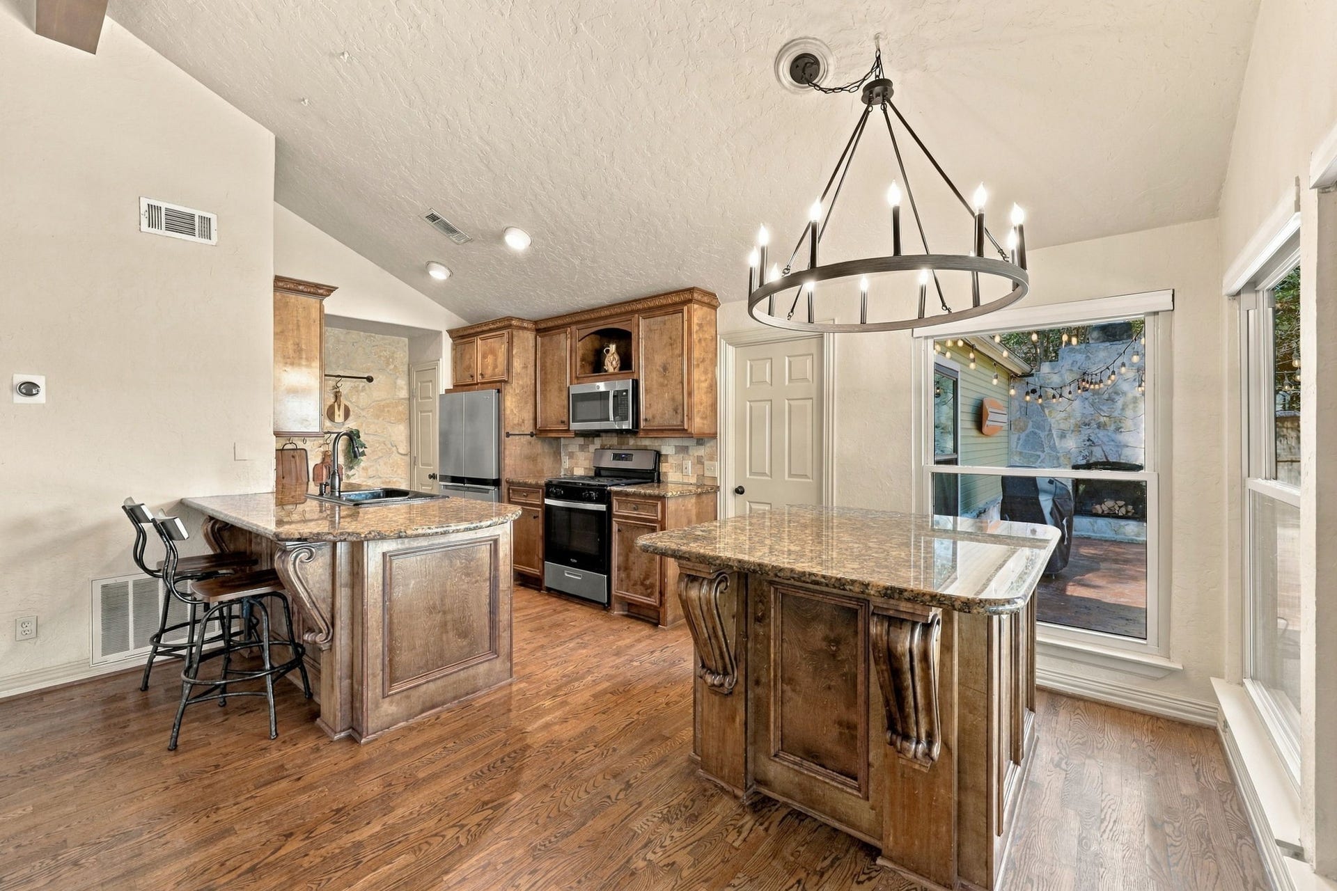 30 Bitterwood Circle, The Woodlands, TX 77381 30 Bitterwood Circle, The Woodlands, TX 77381