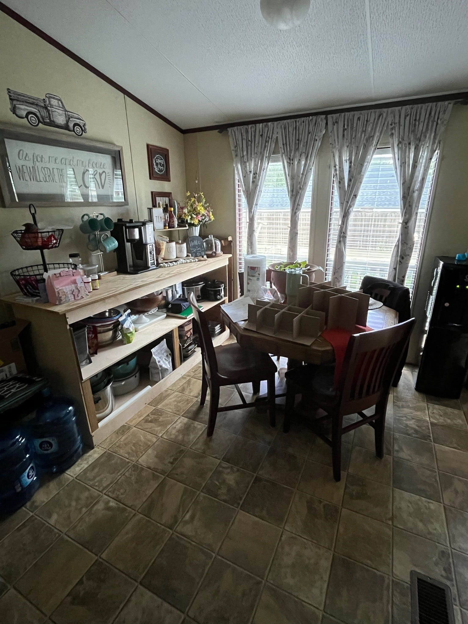 4715 3rd Street, Bacliff, TX 77518 The dining area has natural light and is large enough for a 4-6 person dining table.