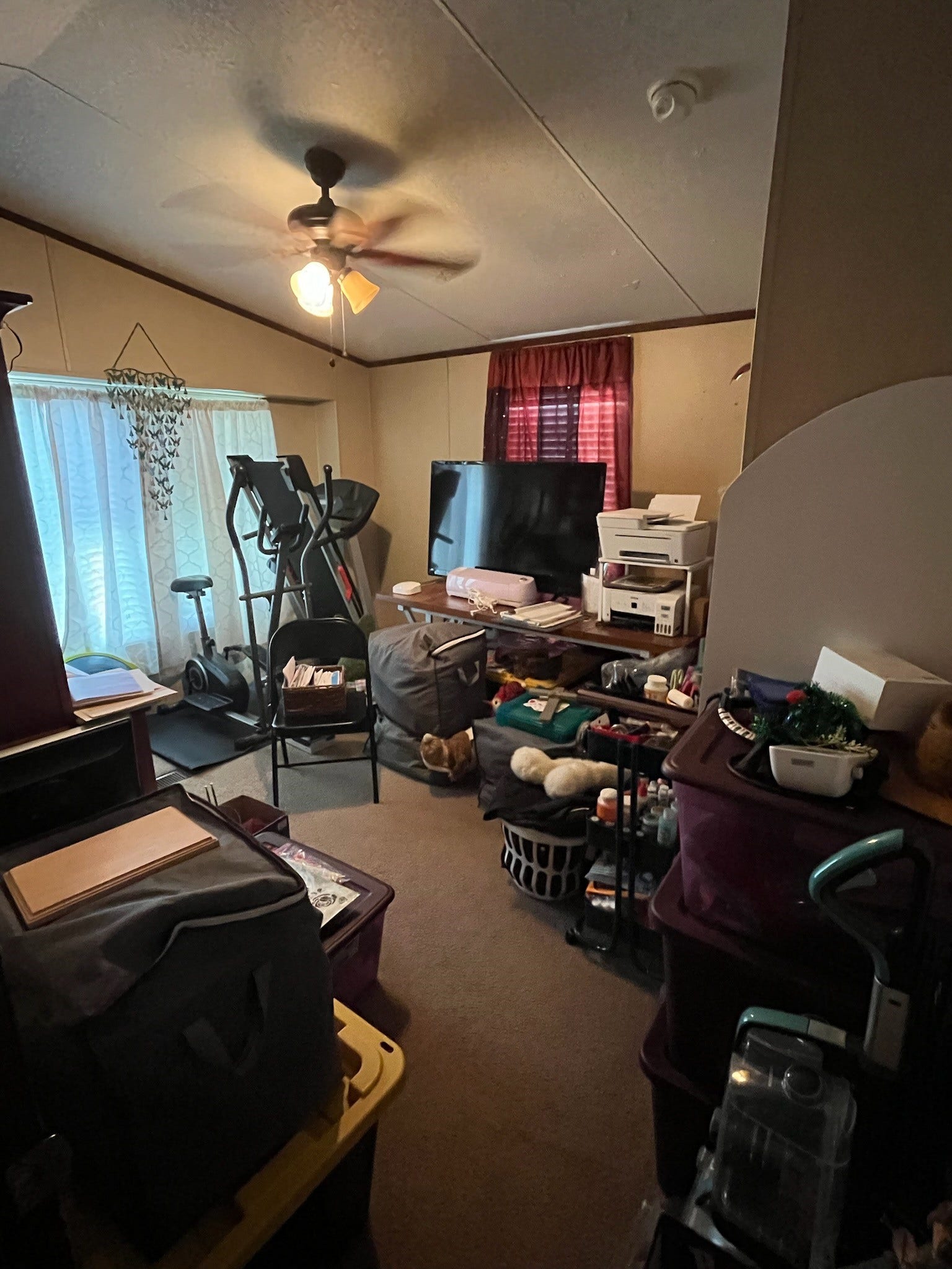 4715 3rd Street, Bacliff, TX 77518 Guest bedroom, craft room or office. Any option works just fine!