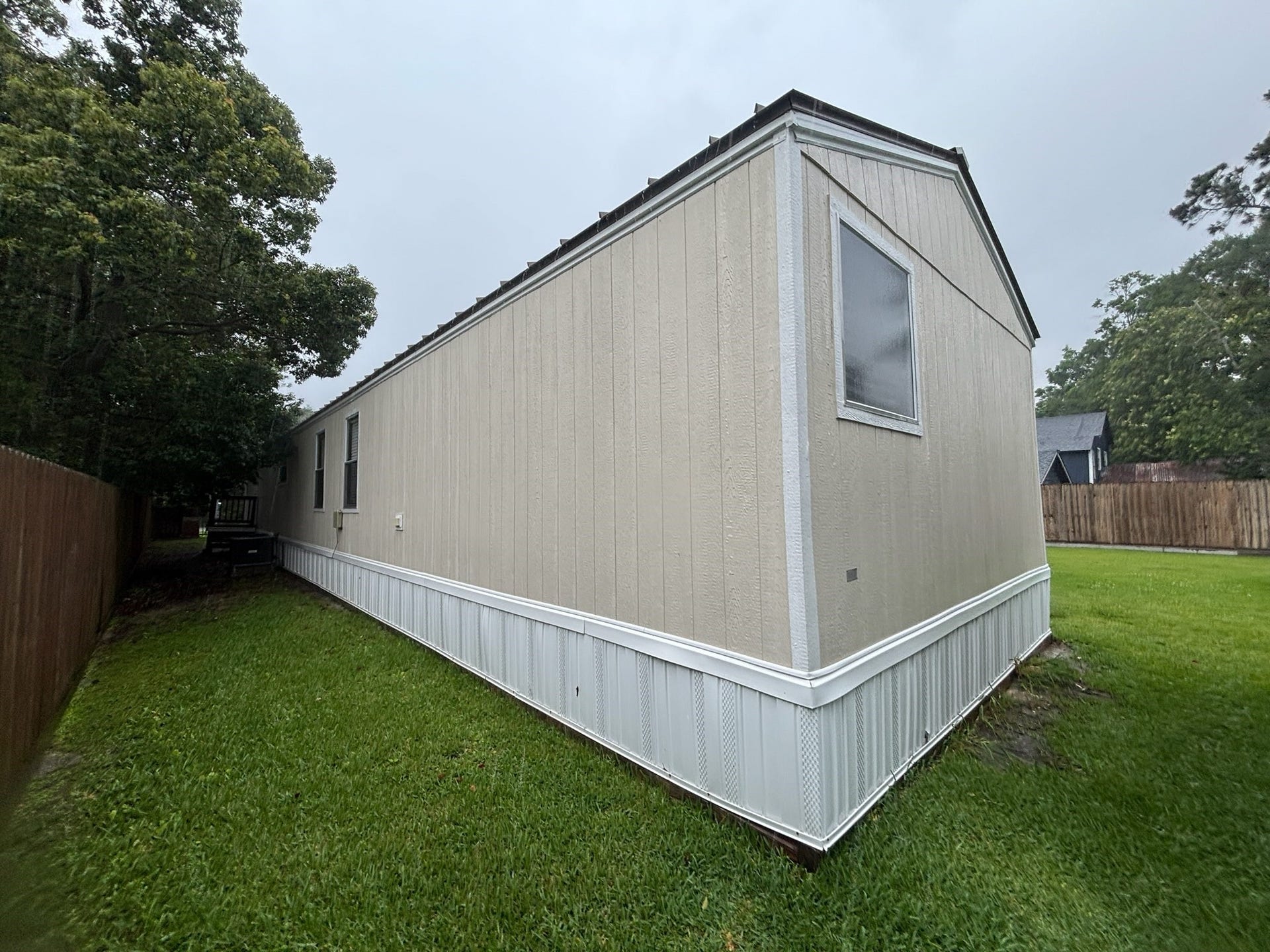 4715 3rd Street, Bacliff, TX 77518 The current owner has maintained the home well. Almost fully fenced, cold AC, no leaks, dents or damage. Large yard and clean surroundings. What else could you ask for in a manufactured home?
